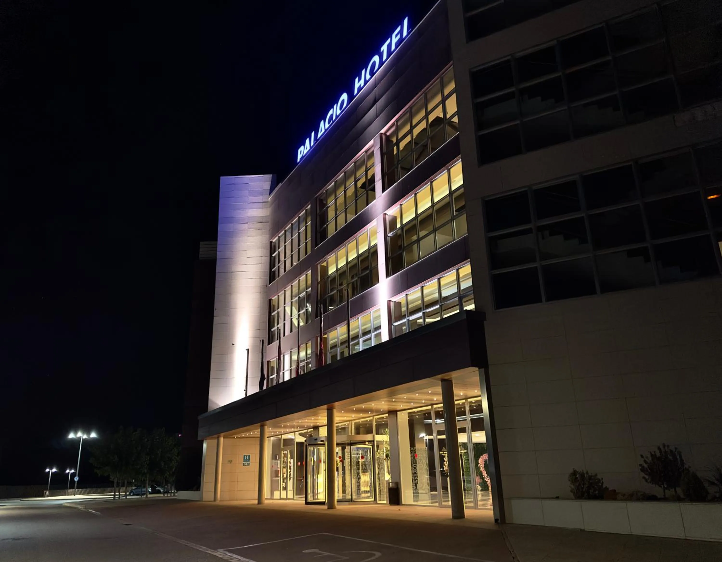 Facade/entrance in Hotel Palacio Albacete & SPA