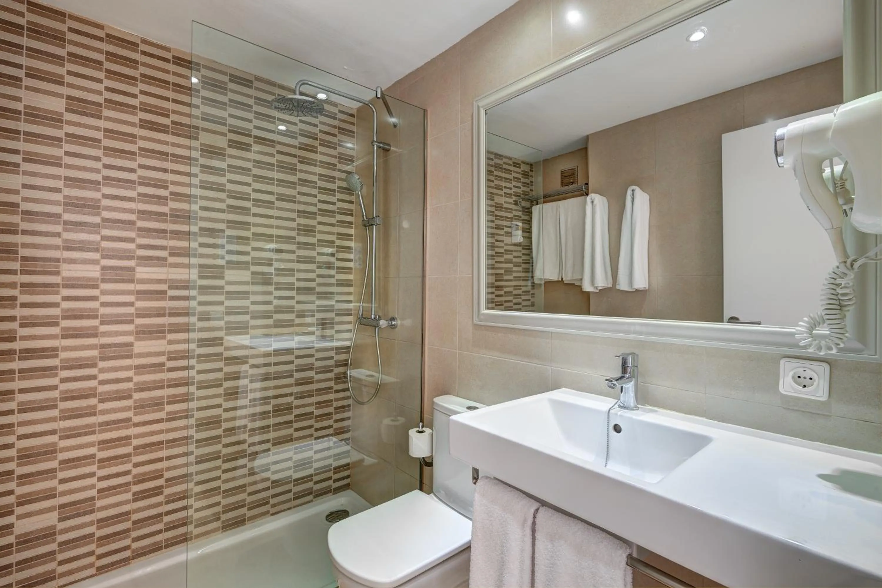 Bathroom in Hotel Cala d'Or Playa