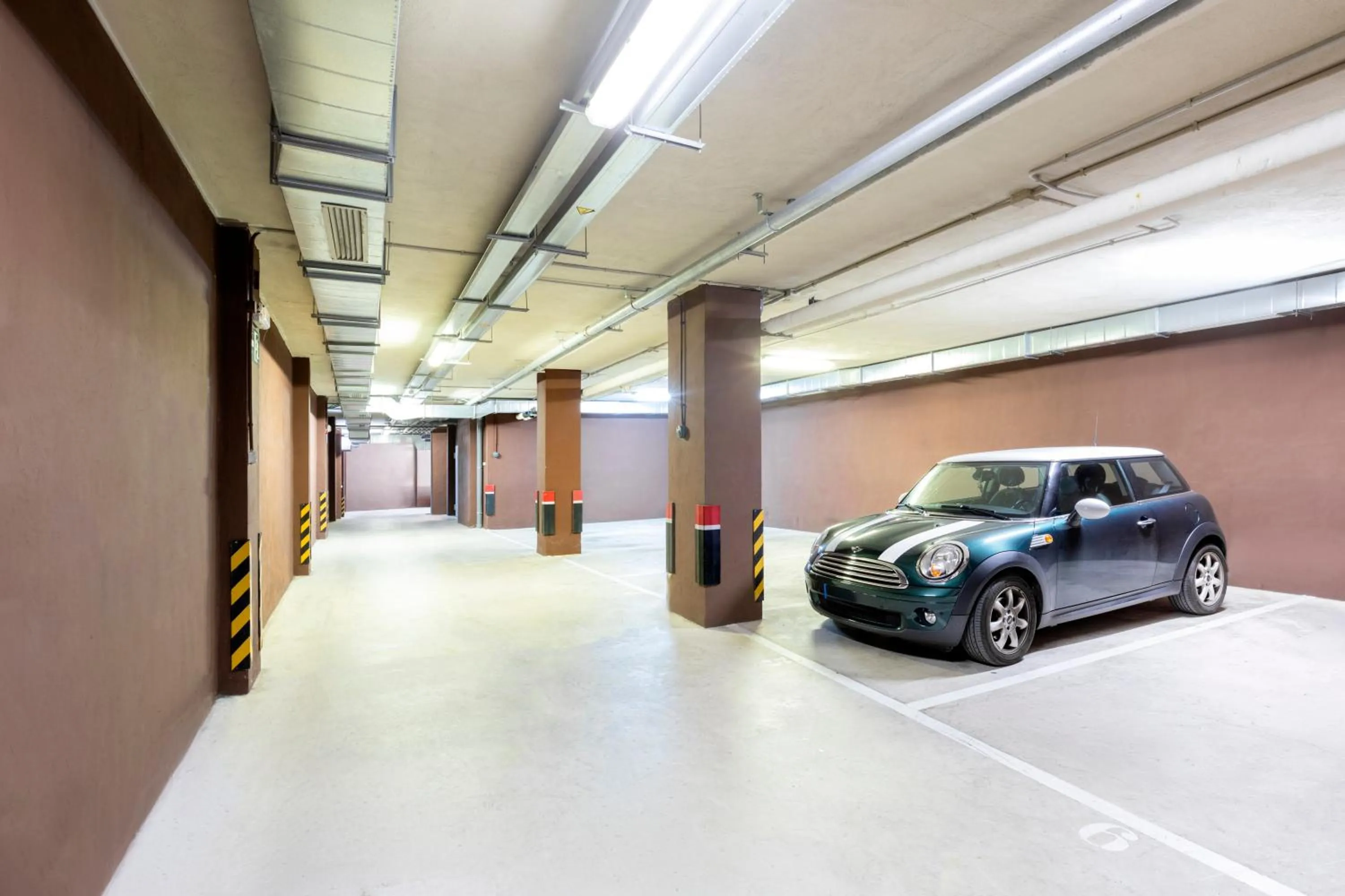 Parking in Pamplona Catedral Hotel