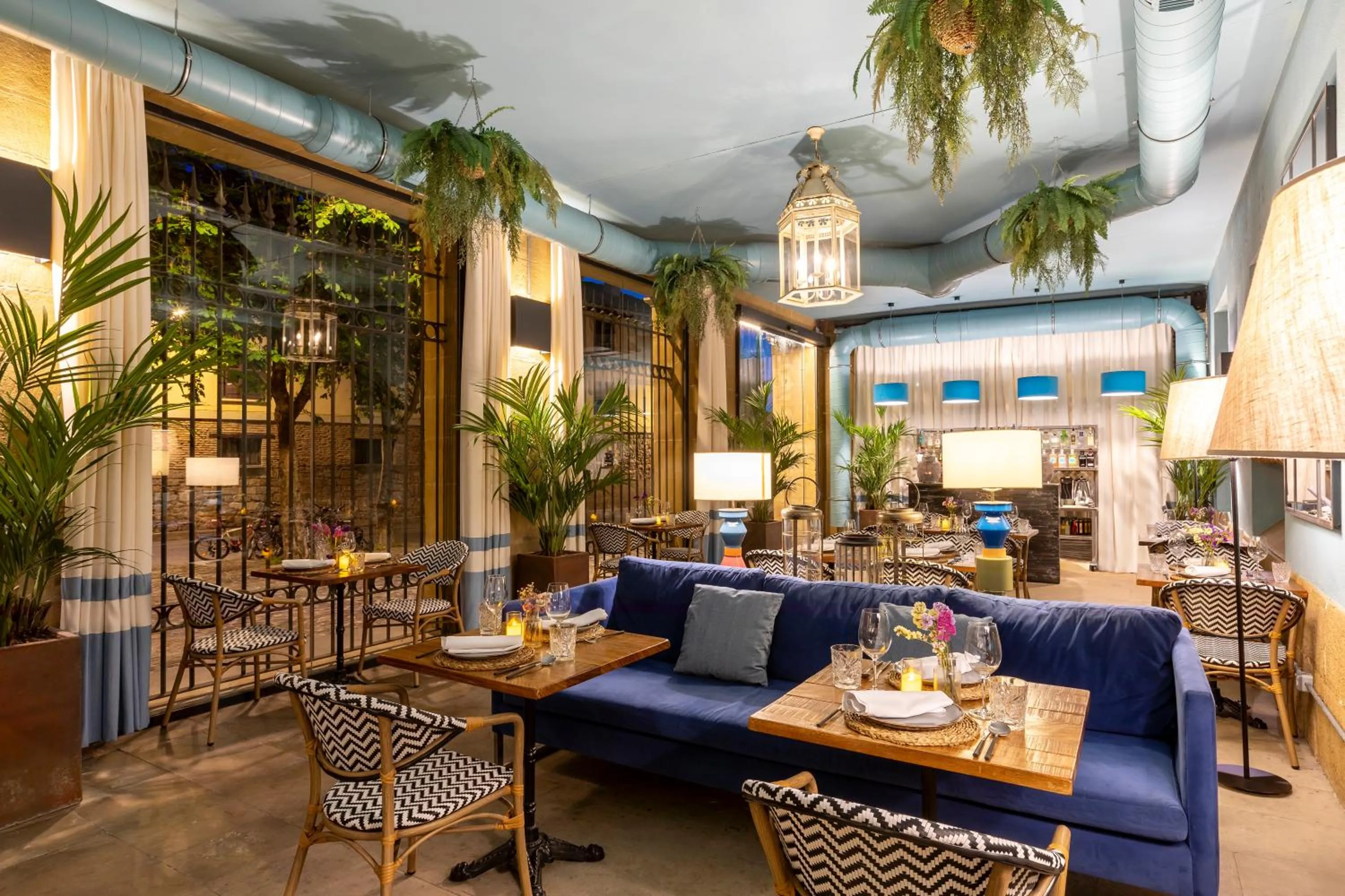 Restaurant/places to eat in Pamplona Catedral Hotel