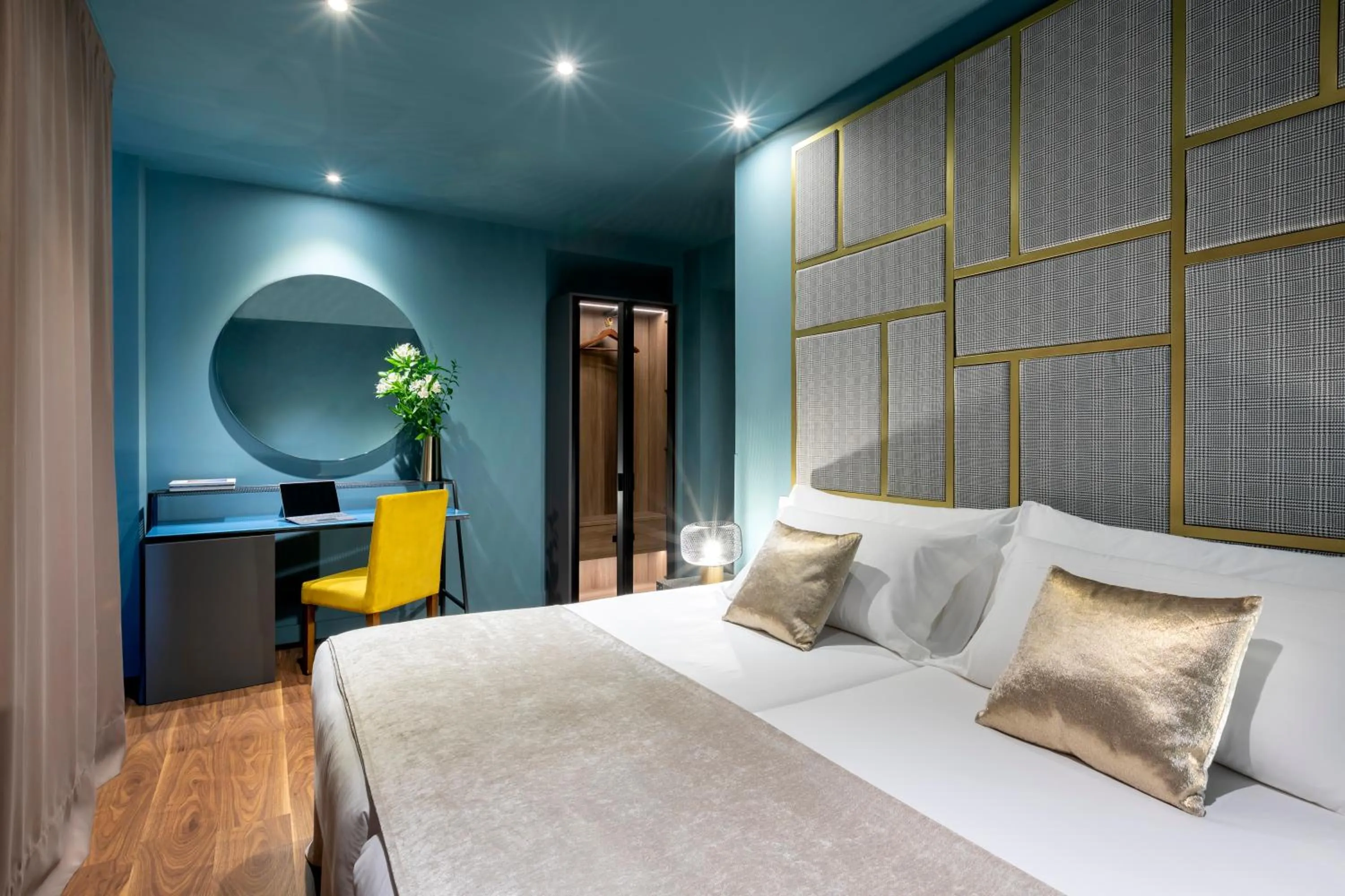 Bed in Pamplona Catedral Hotel