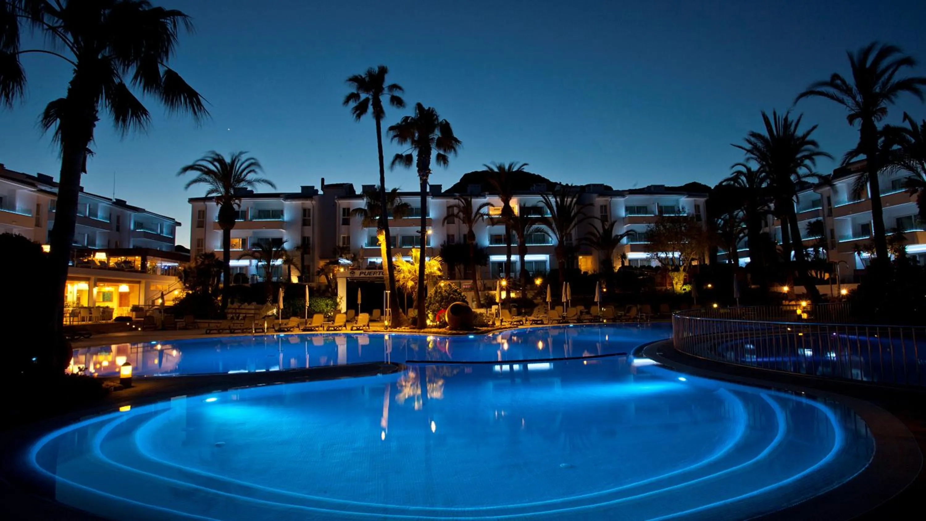 Puerto Azul Suite Hotel