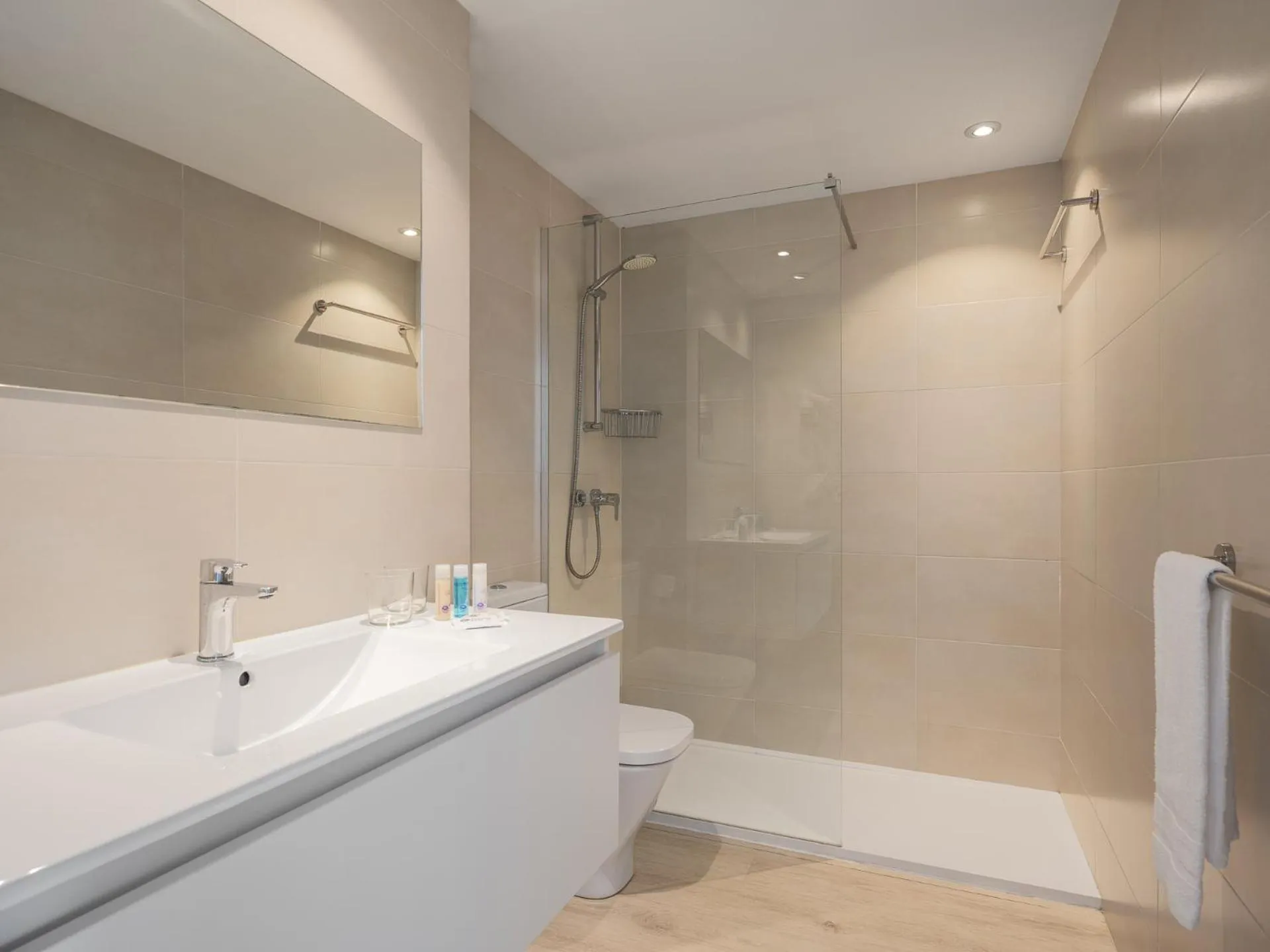 Bathroom in Puerto Azul Suite Hotel