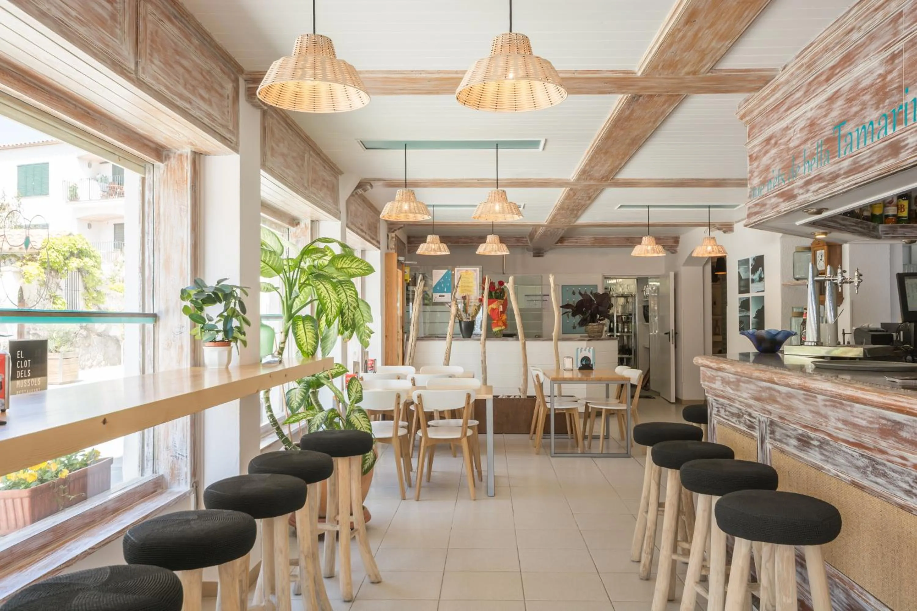 Lounge or bar in Hotel Tamariu