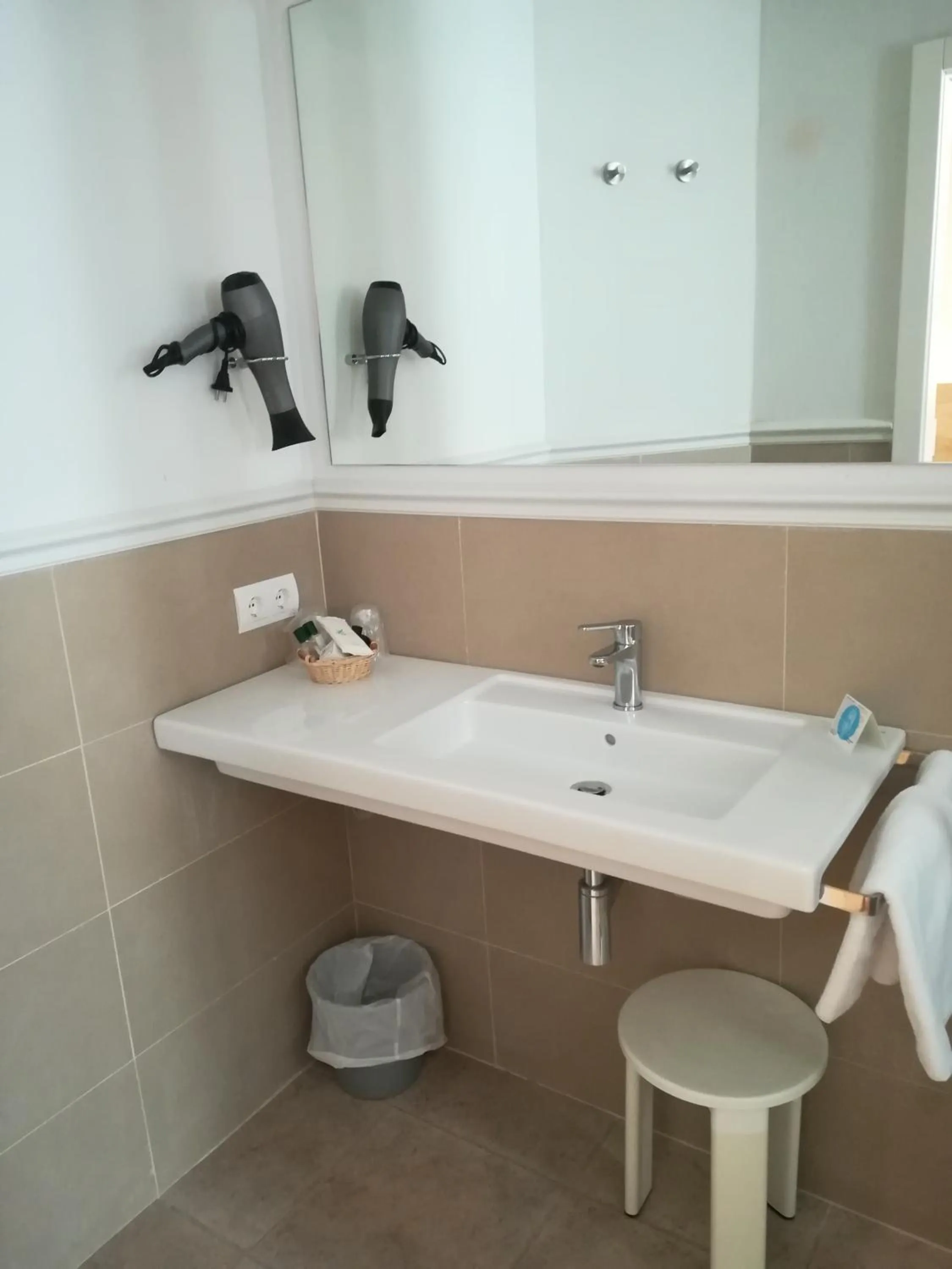 Toilet in Hotel Tamariu