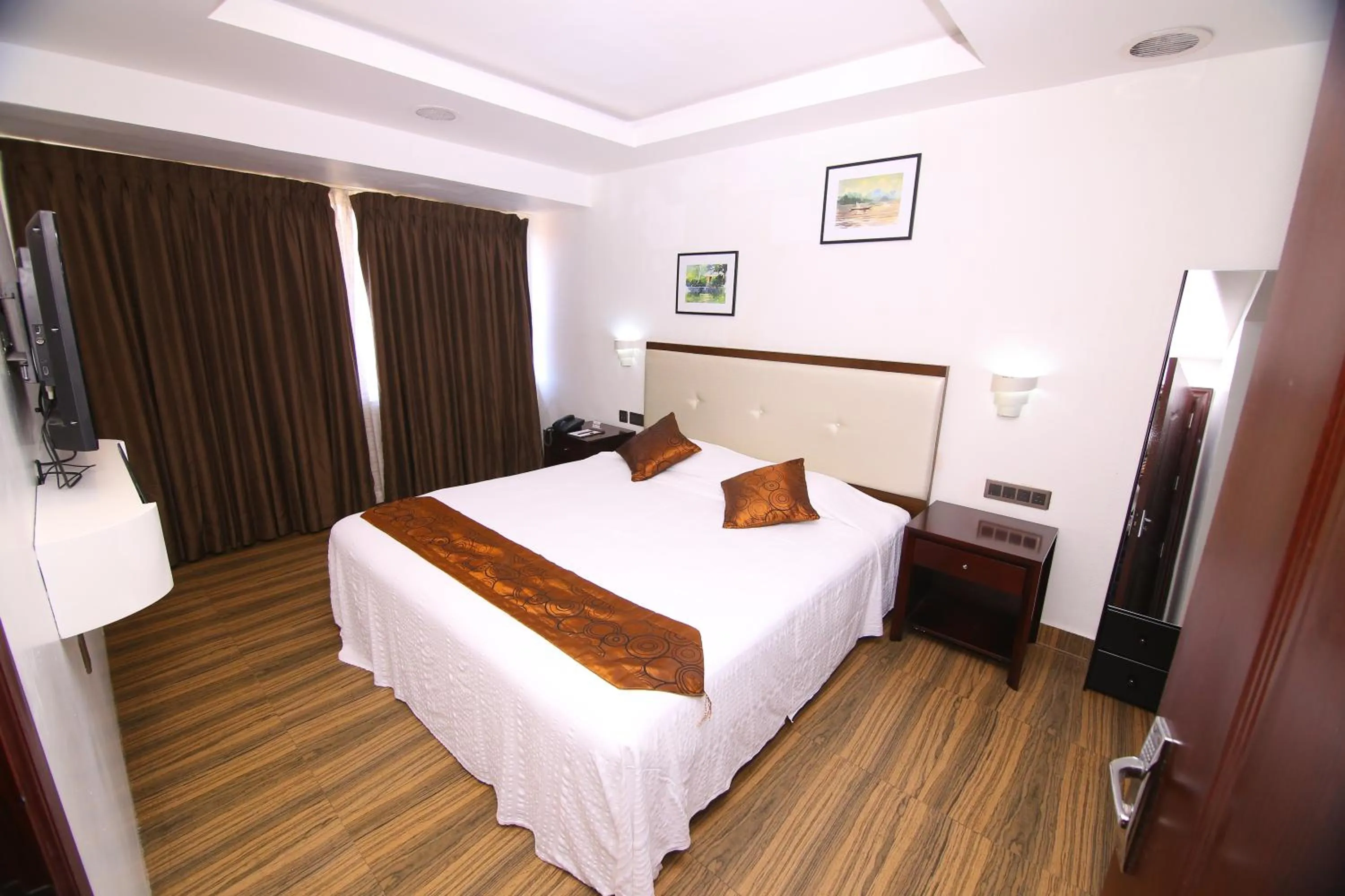 Bedroom, Bed in KGA Elite Continental Hotel