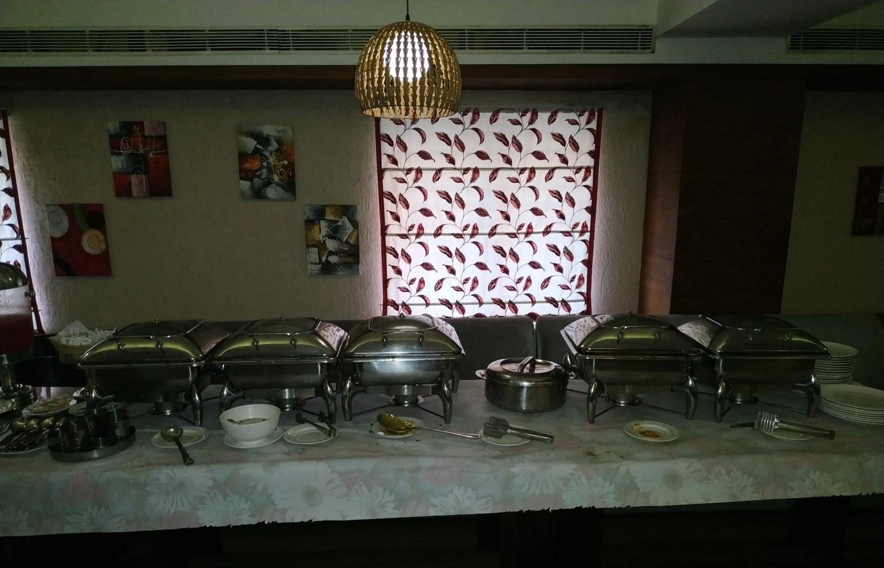 Restaurant/places to eat in KGA Elite Continental Hotel