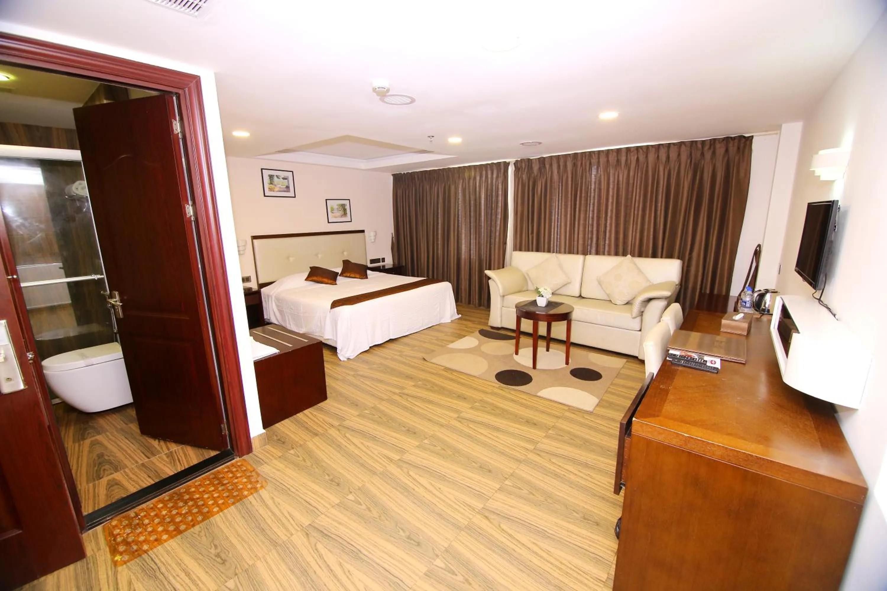 Living room in KGA Elite Continental Hotel