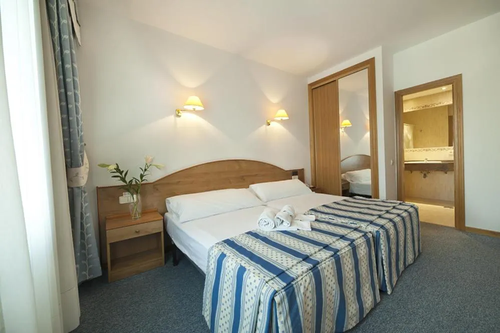 Photo of the whole room, Bed in Hotel Ría Mar