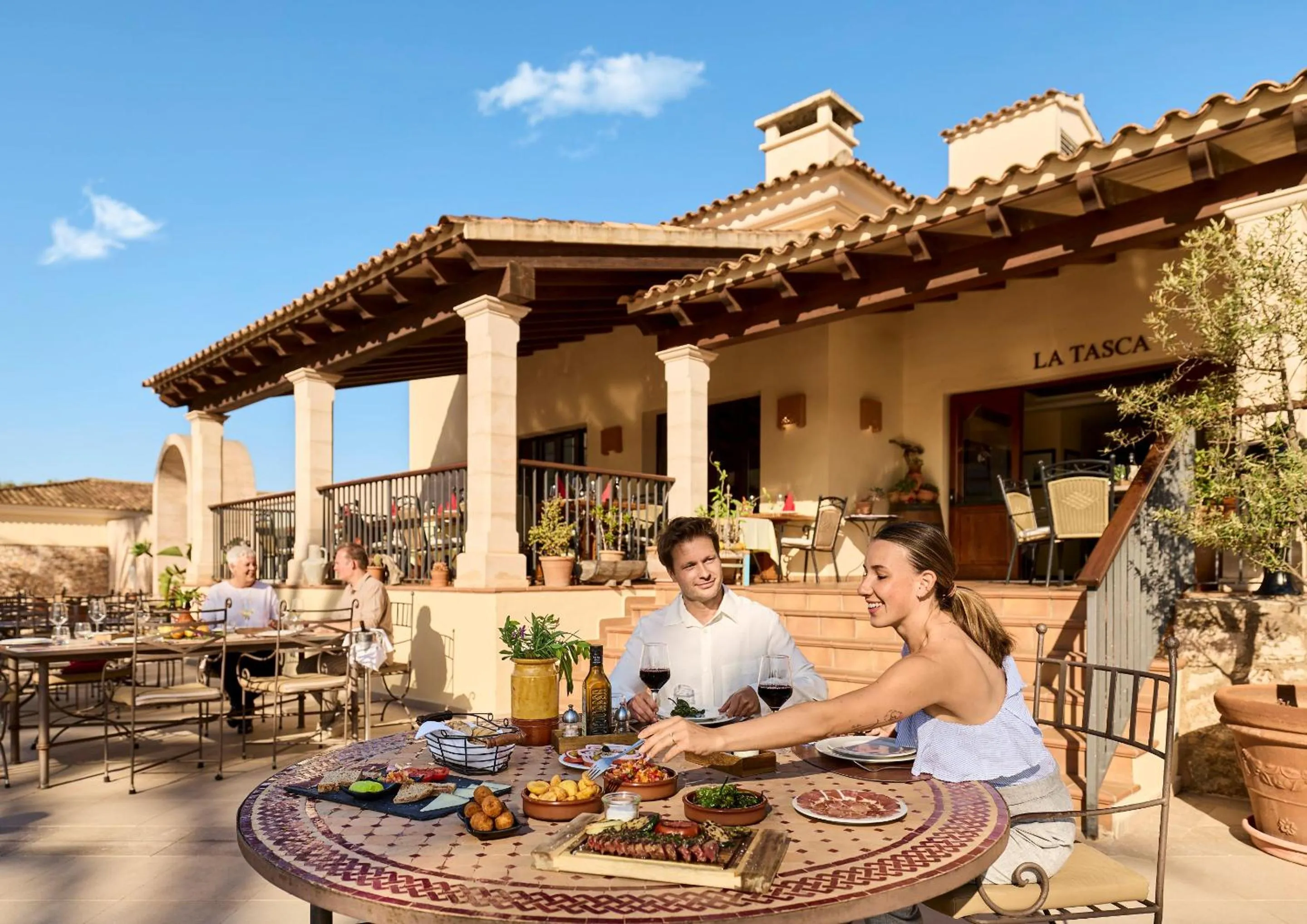 Restaurant/places to eat in ROBINSON Cala Serena