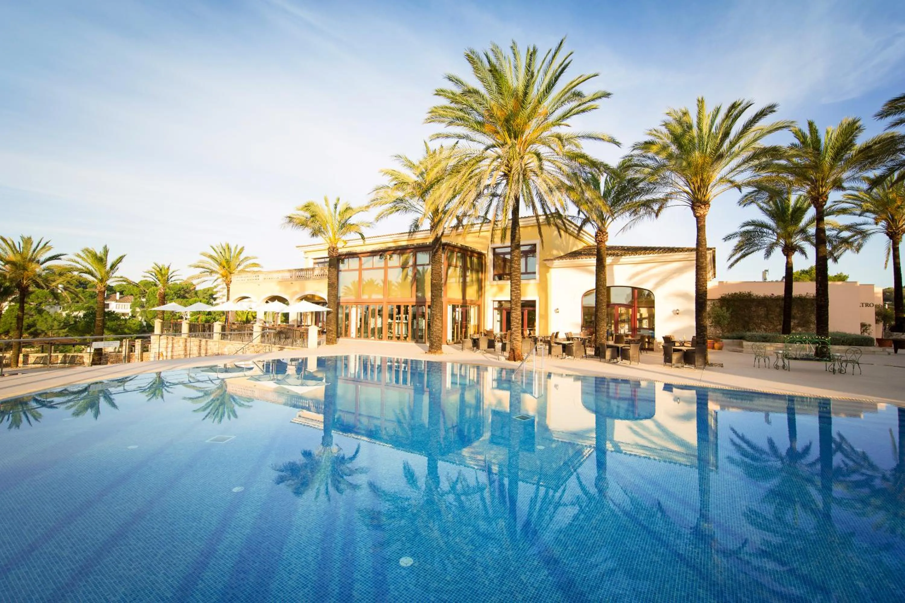 Swimming pool in ROBINSON Cala Serena