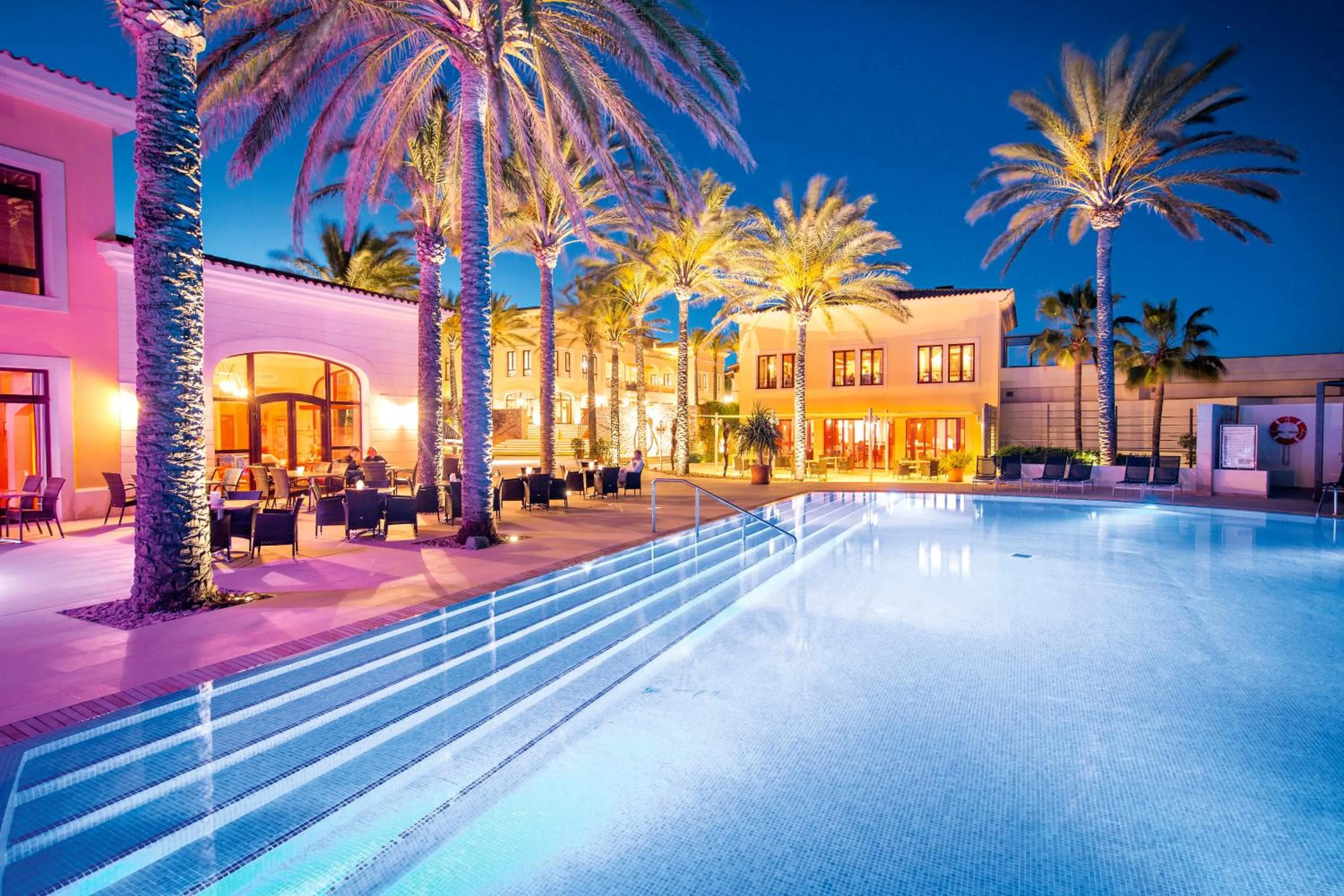 Swimming pool in ROBINSON Cala Serena