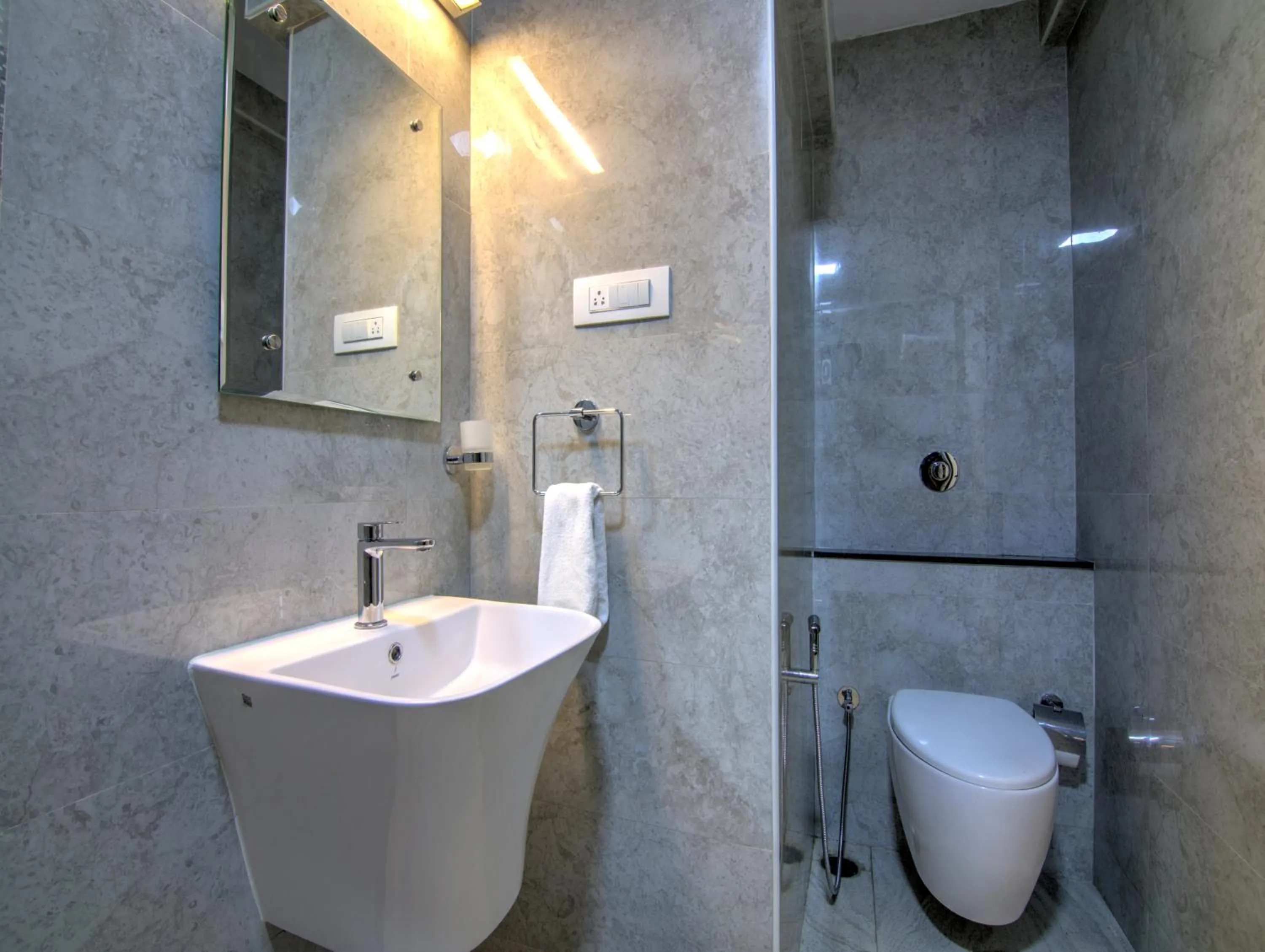 Sunshine Suites Grand Deluxe