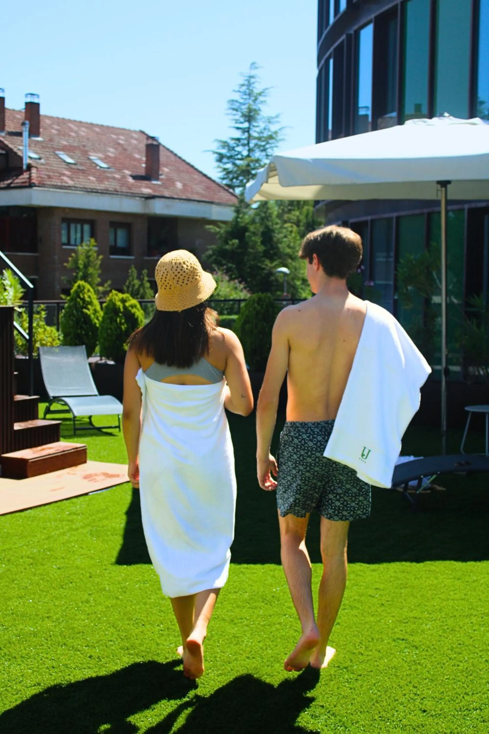 Swimming pool in Hotel Jardines de Uleta Suites