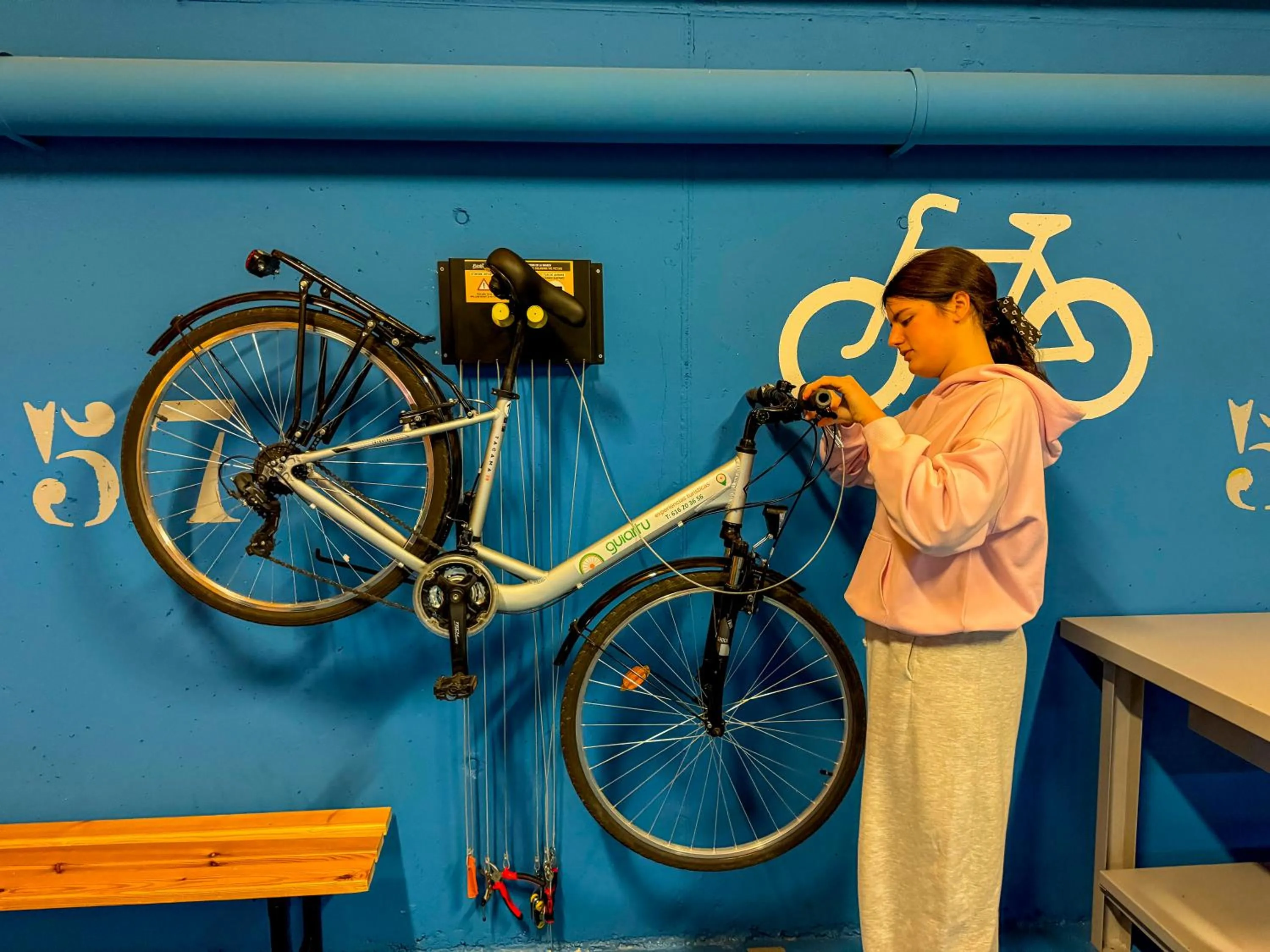 Parking in Hotel Jardines de Uleta Suites