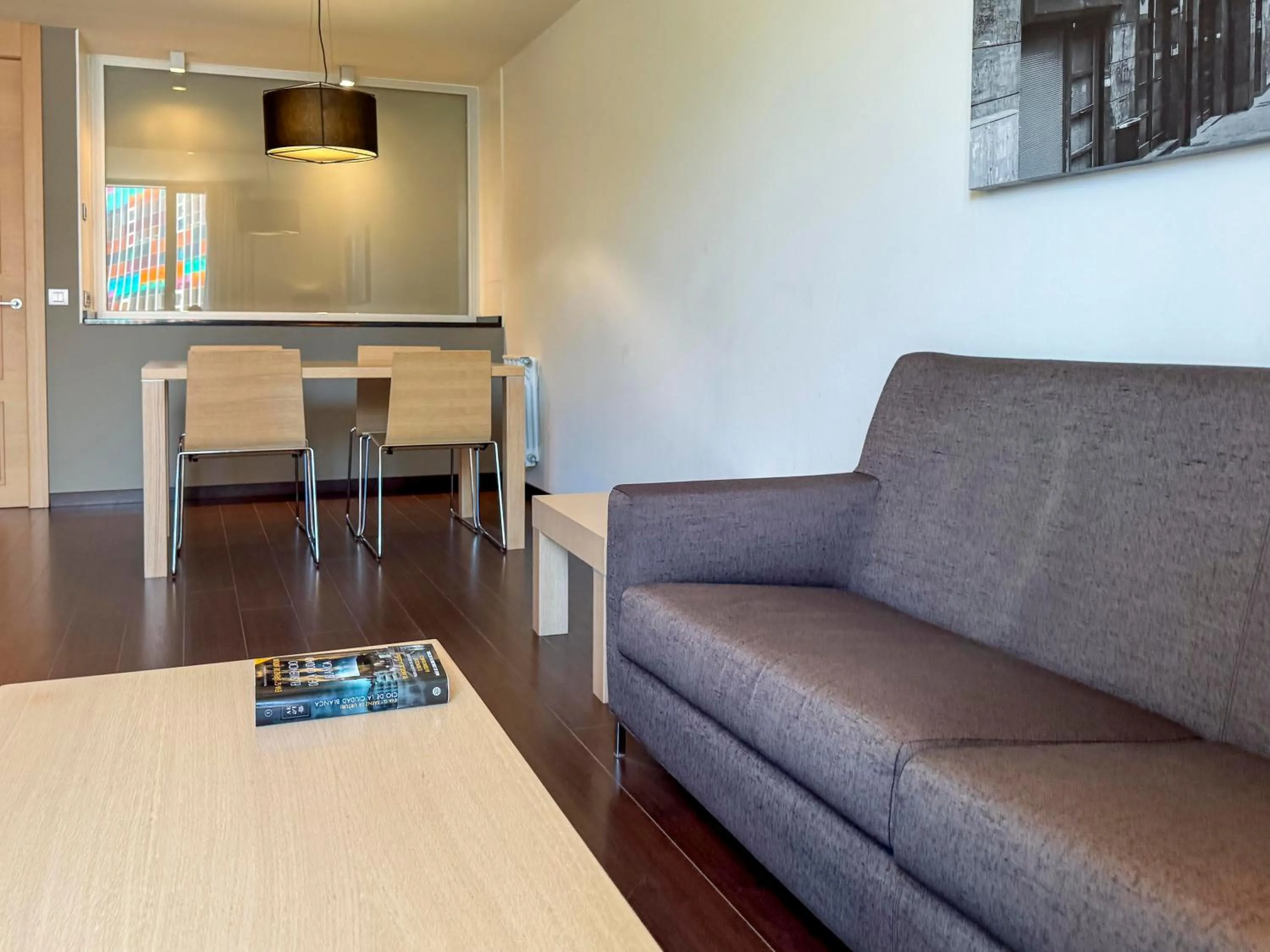 Living room in Hotel Jardines de Uleta Suites