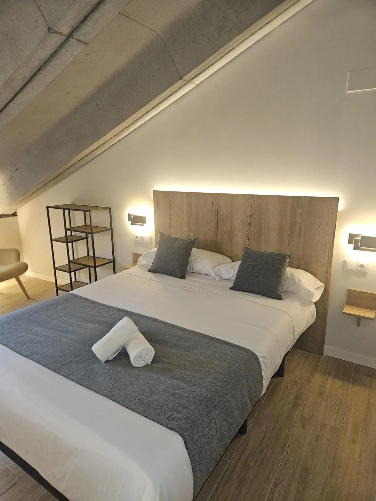 Queen Room in Hotel Puerta de la Serrania Queen Room in Hotel Puerta de la Serrania