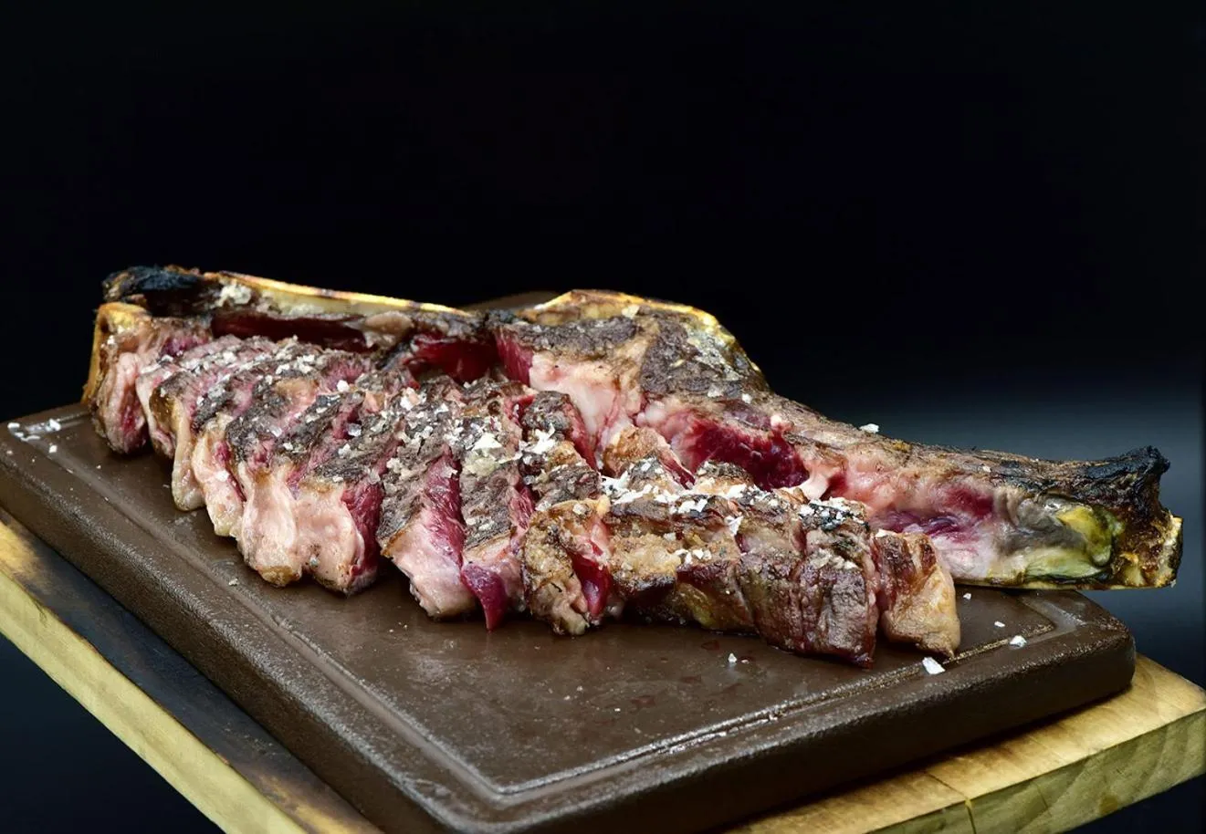 Restaurant/places to eat in Hotel Scala