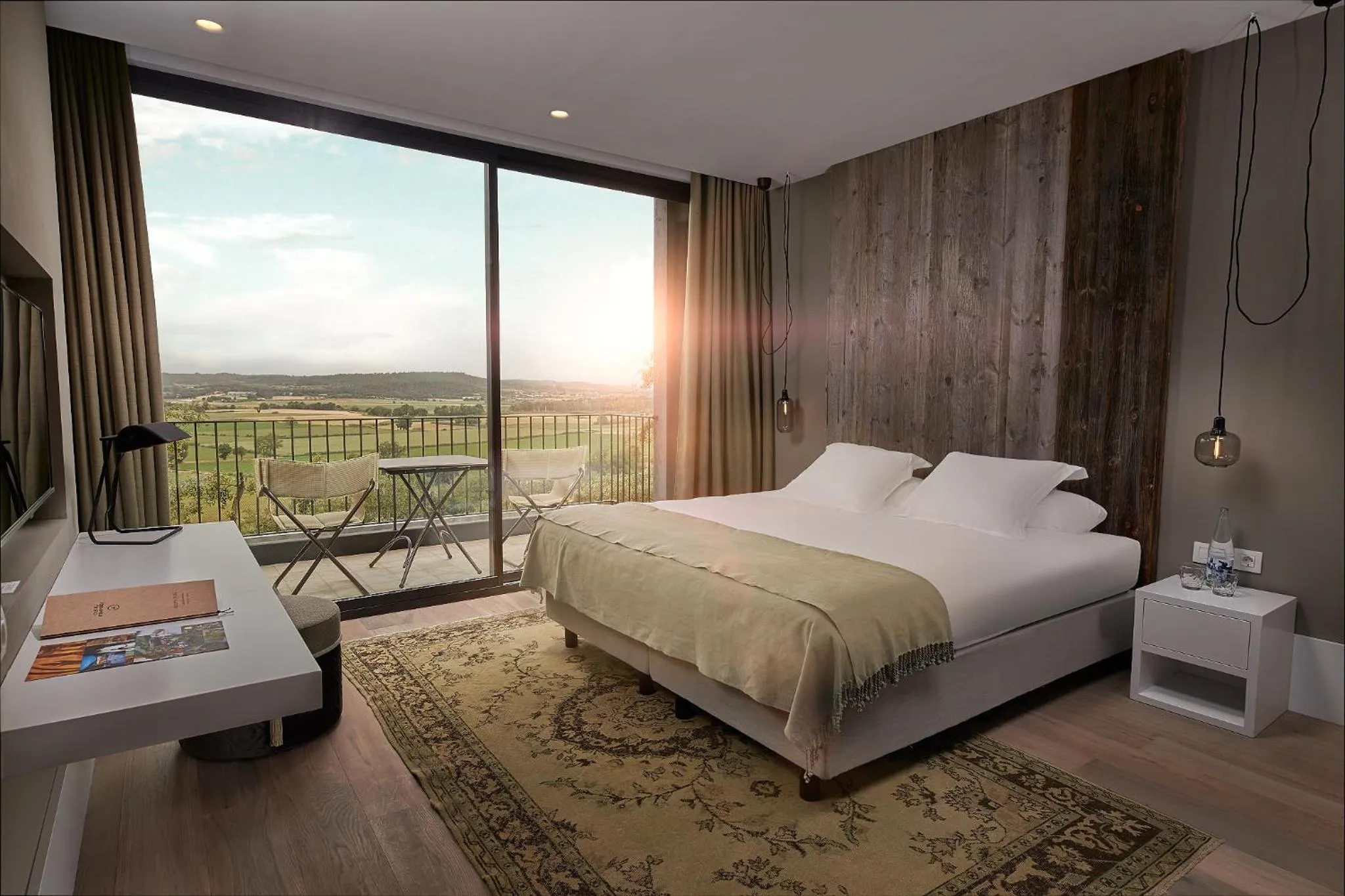 Bed in Hotel Castell d'Emporda