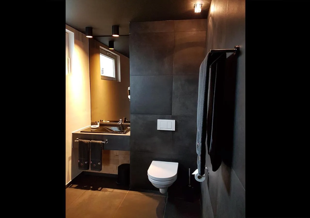 Photo of the whole room in Hotel Goodnight Antwerp