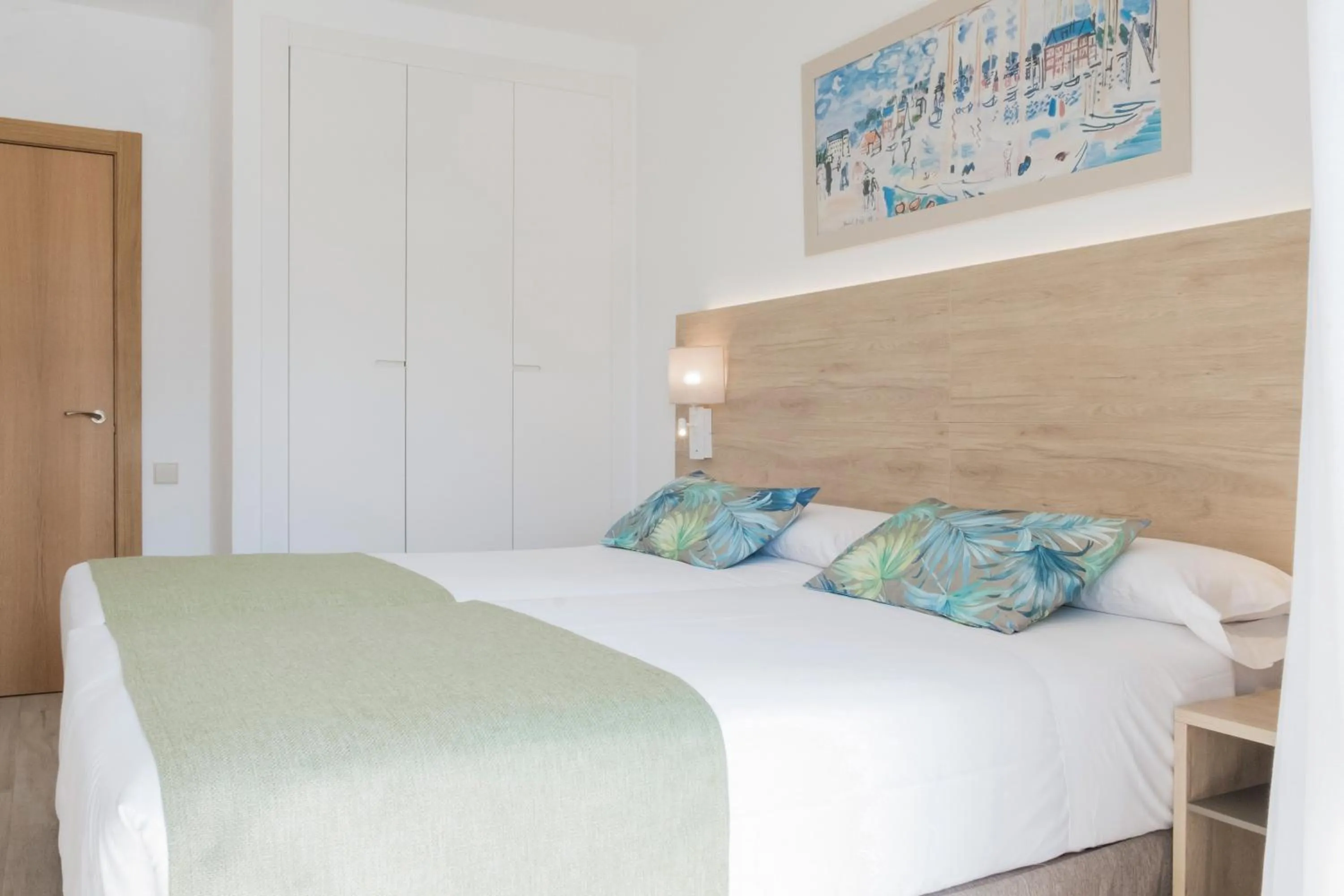 Bed in Aparthotel Cye Holiday Centre