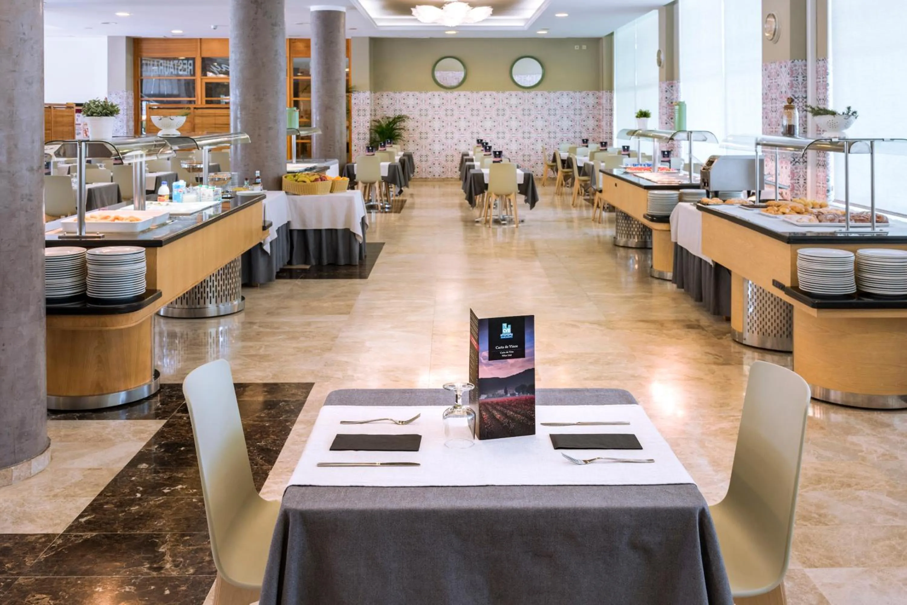 Restaurant/places to eat in Aparthotel Cye Holiday Centre