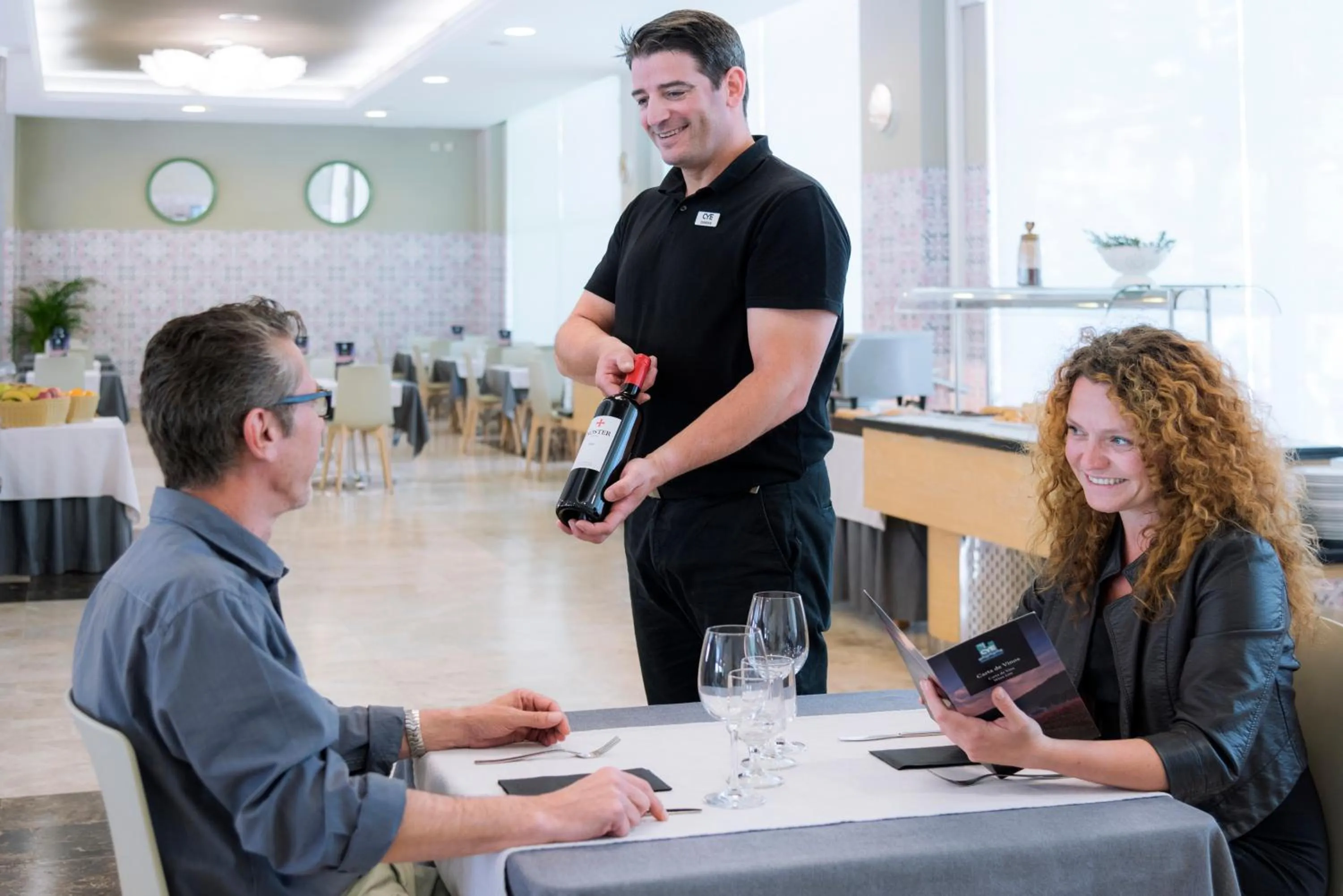 Restaurant/places to eat in Aparthotel Cye Holiday Centre