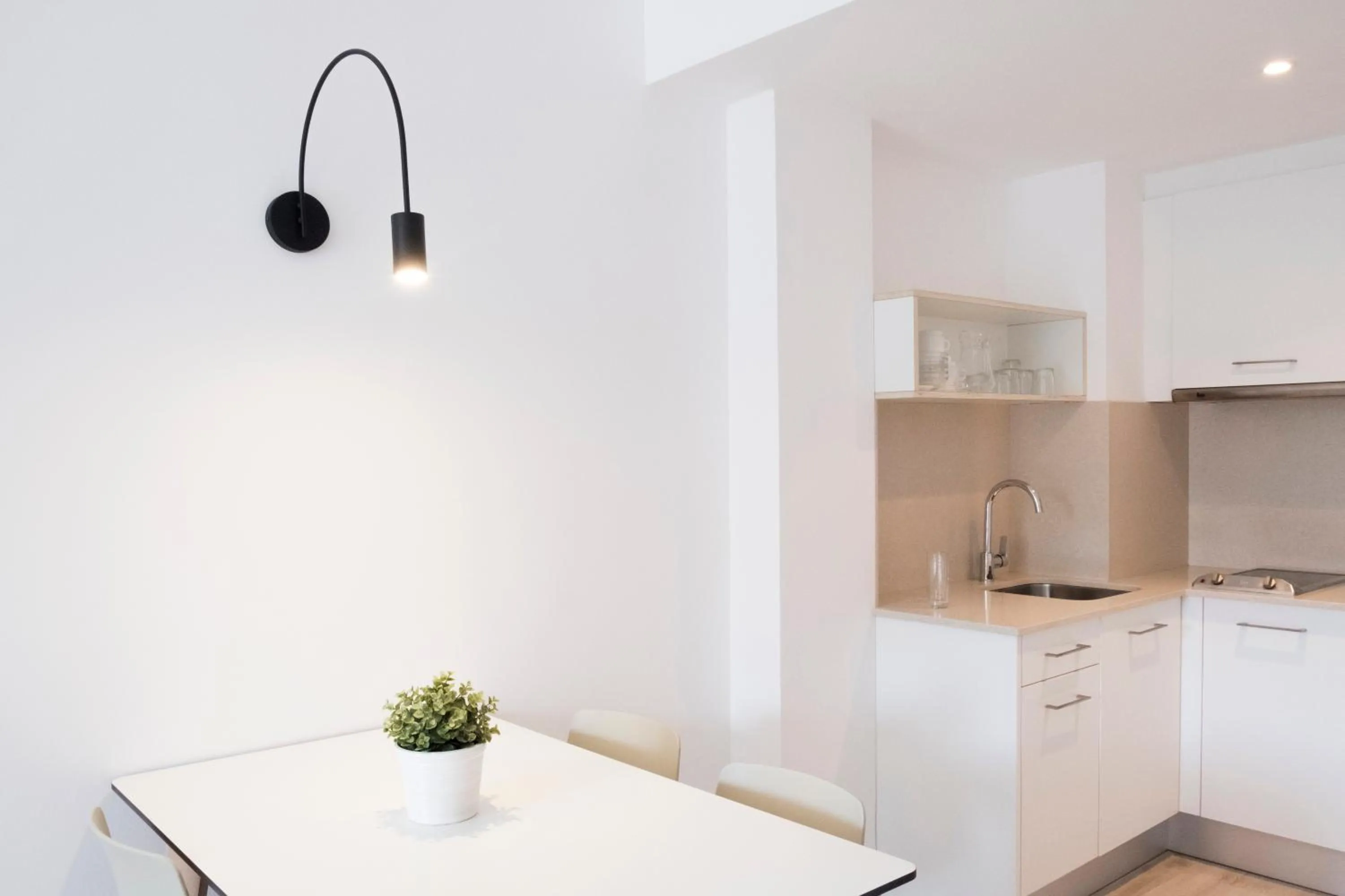 Kitchen or kitchenette in Aparthotel Cye Holiday Centre