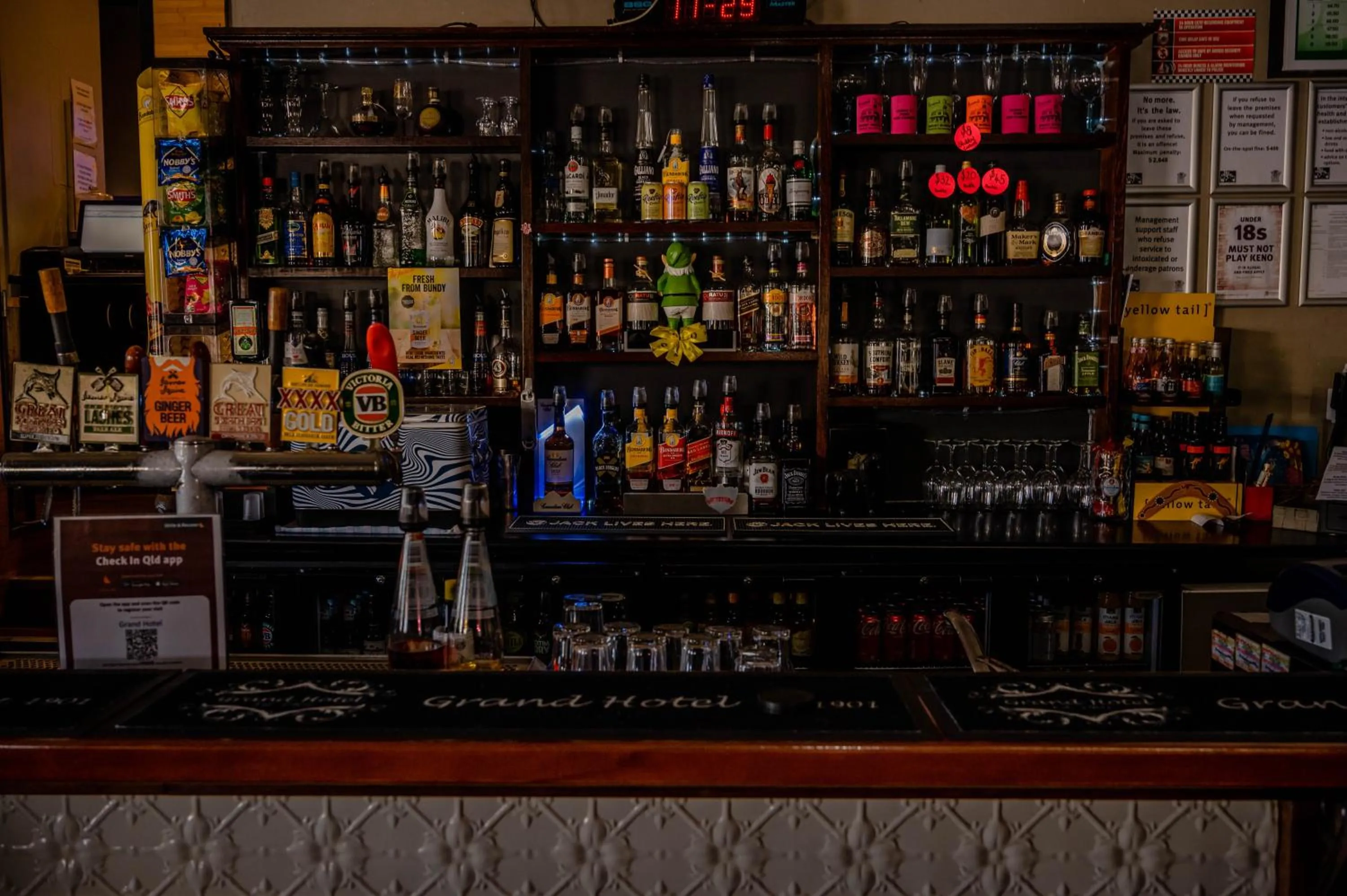 Food and drinks in Grand Hotel Mount Morgan