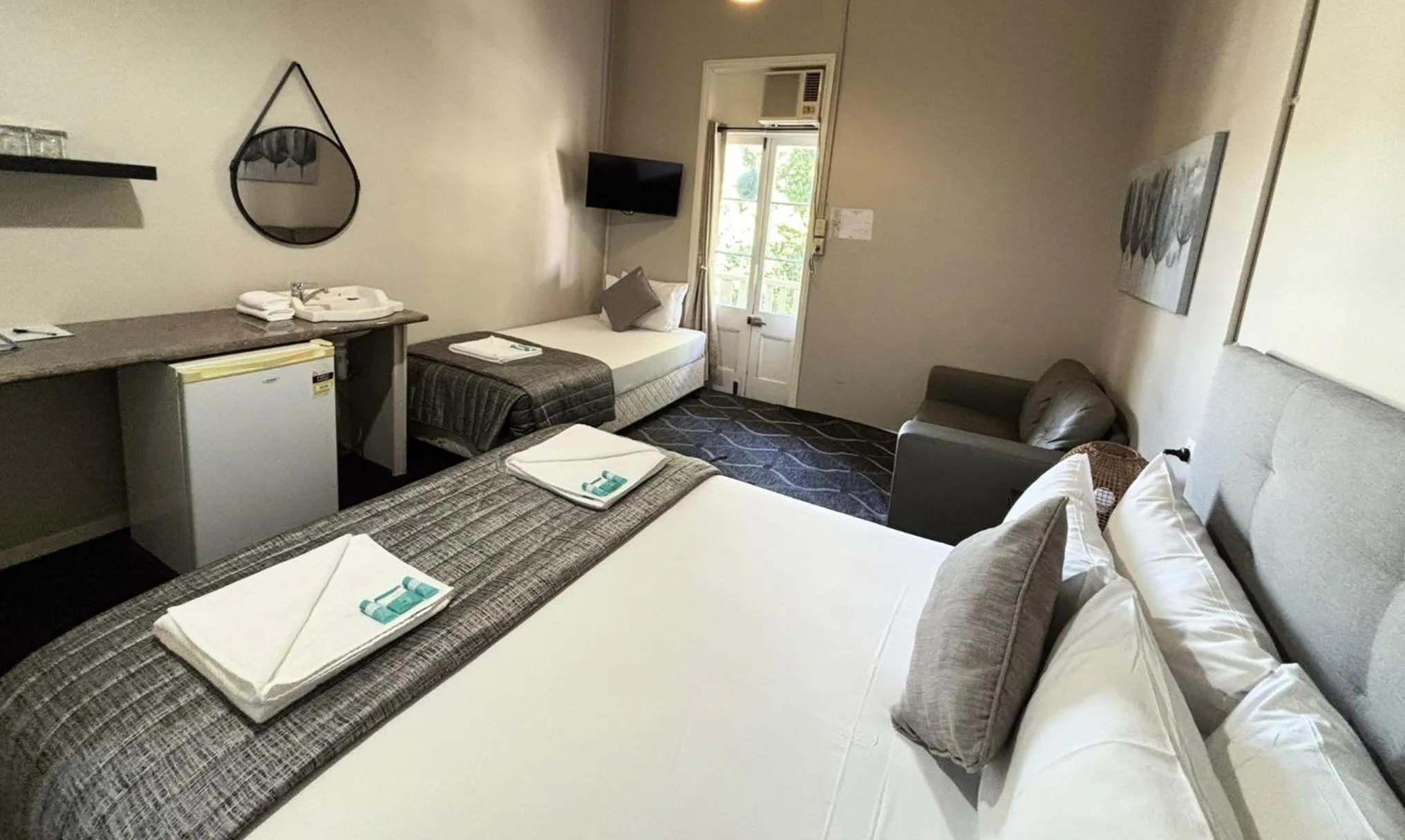 TV and multimedia, Bed in Grand Hotel Mount Morgan