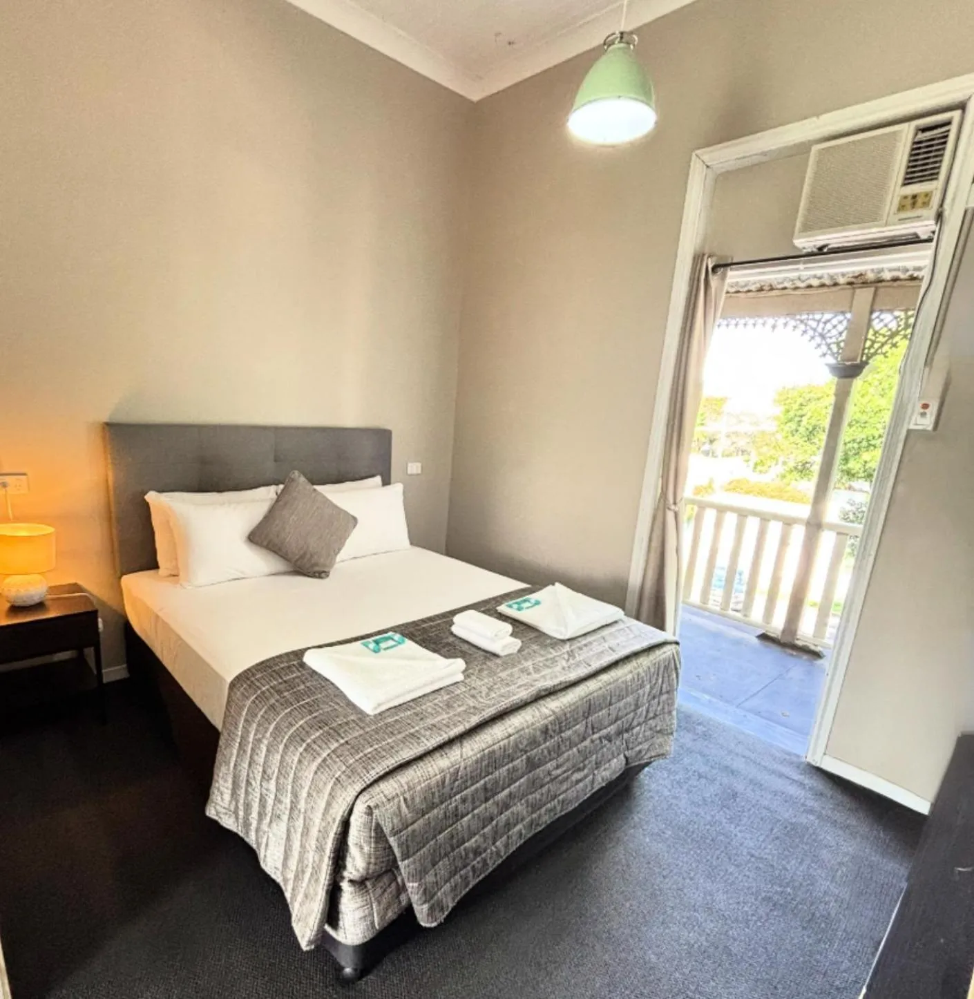 Bed in Grand Hotel Mount Morgan