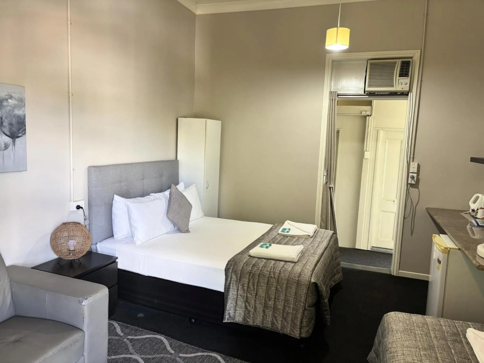 Bed in Grand Hotel Mount Morgan