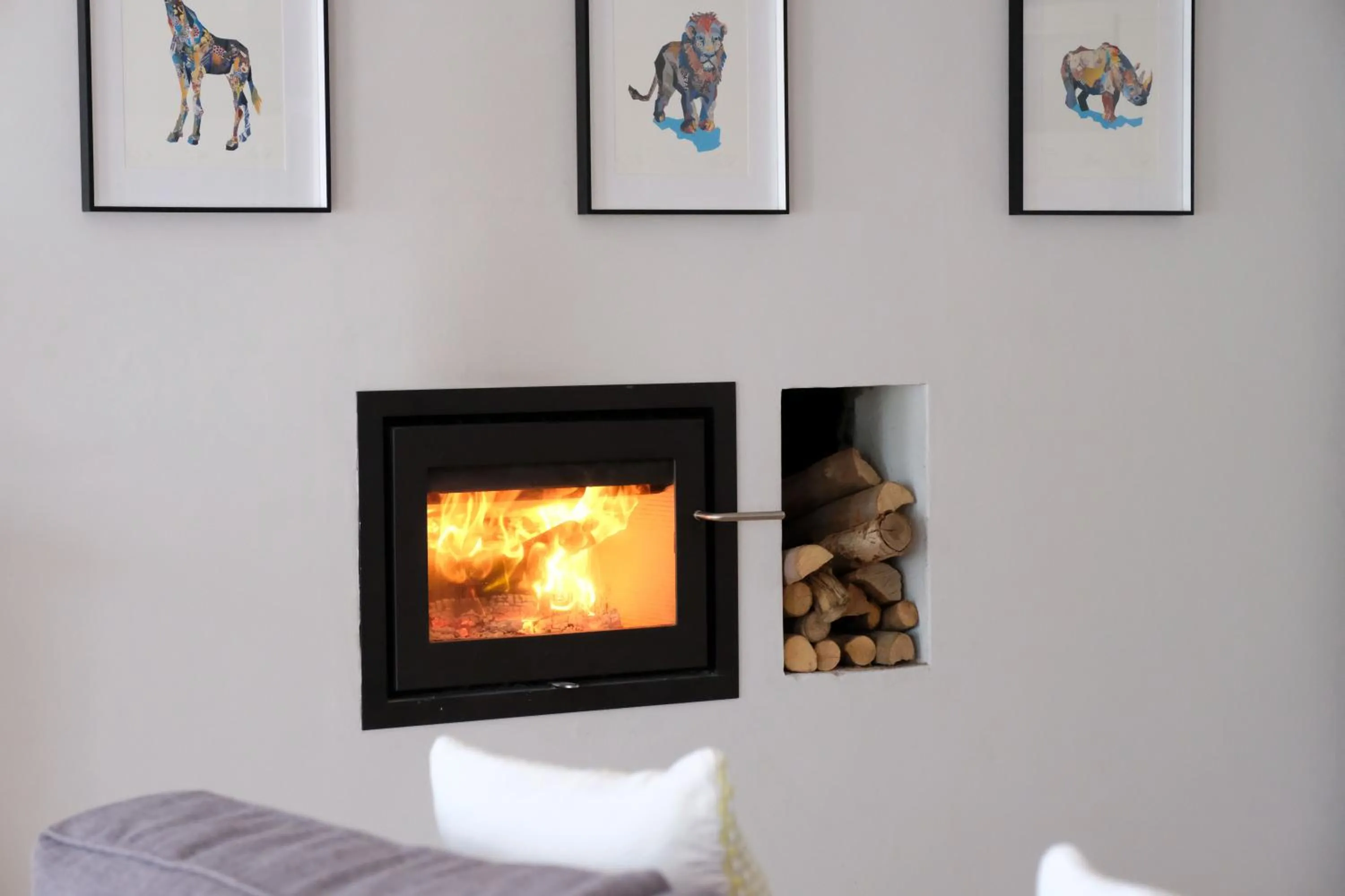 Communal lounge/ TV room in Vine Guesthouse