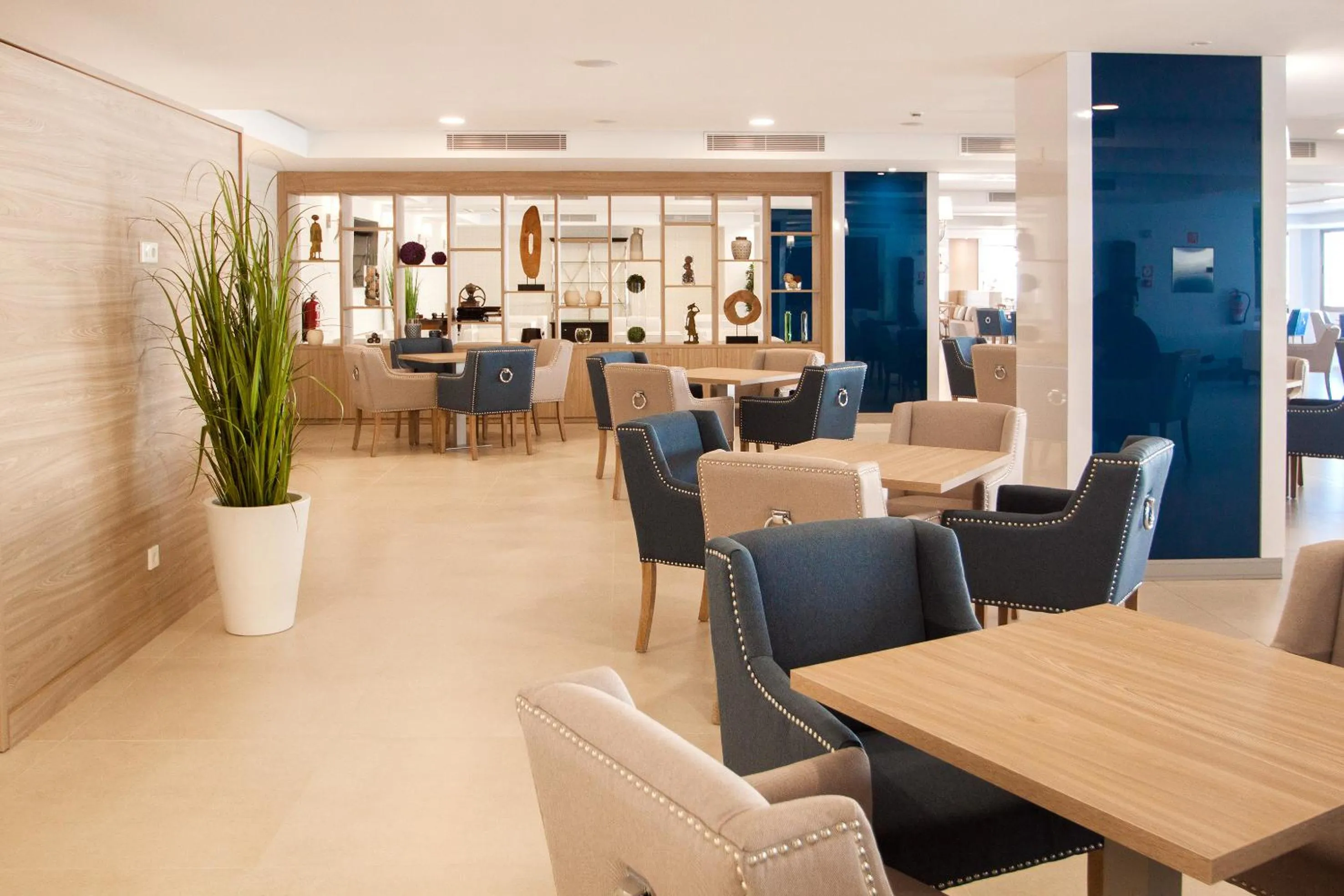 Lounge or bar in Tomir Portals Suites - Adults Only