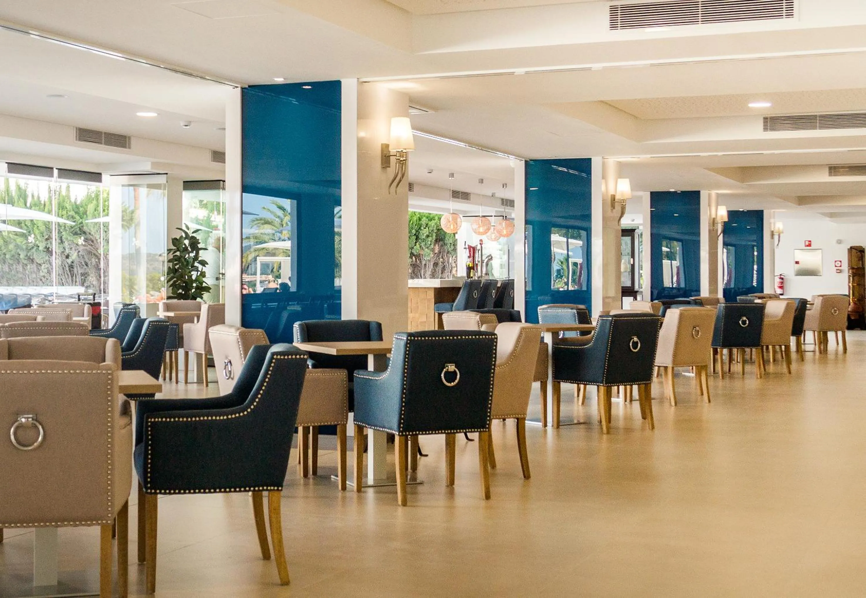 Lounge or bar in Tomir Portals Suites - Adults Only