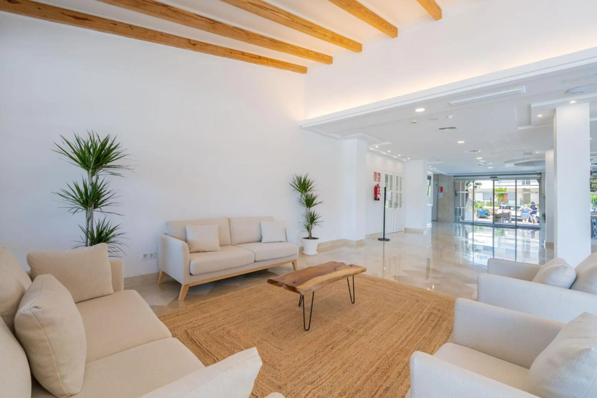 Lounge or bar in Aparthotel Caprice Isabel