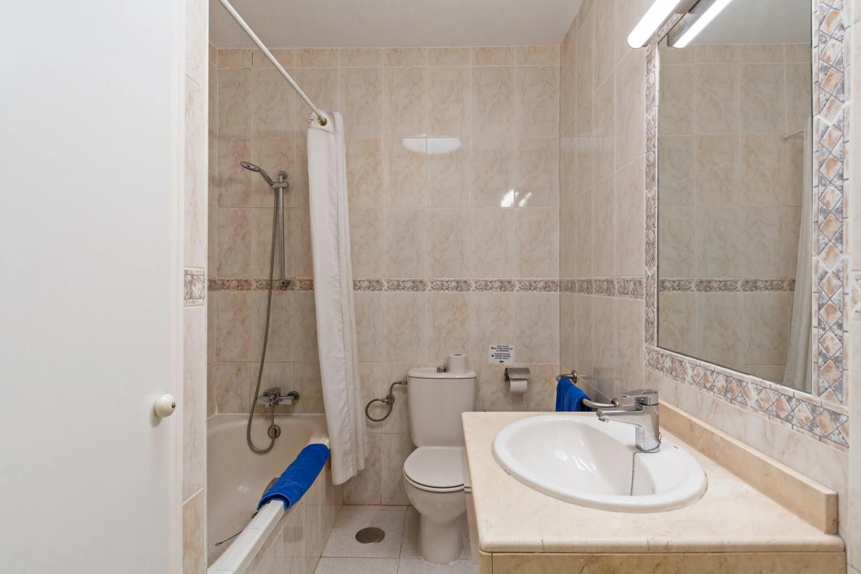 Bathroom in Apartamentos Panorama Adults Only