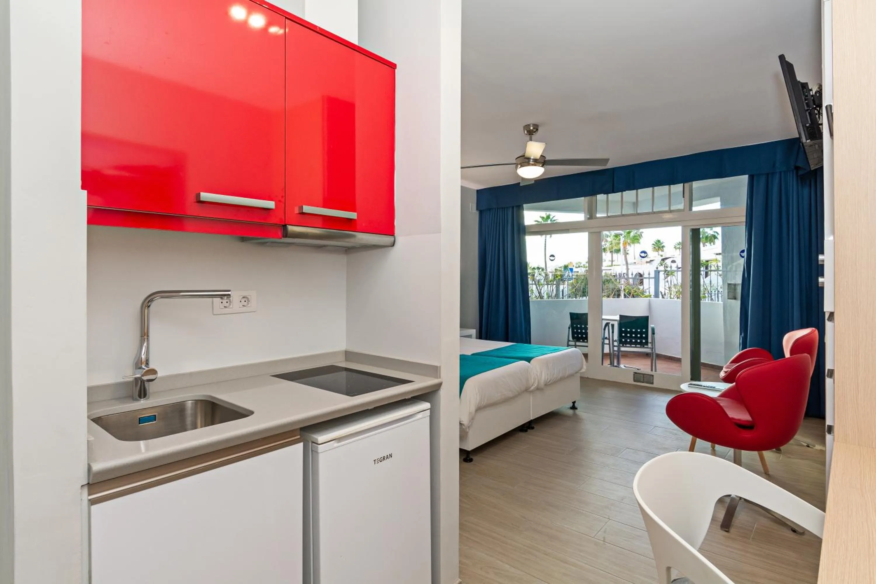 Kitchen or kitchenette in Apartamentos Panorama Adults Only