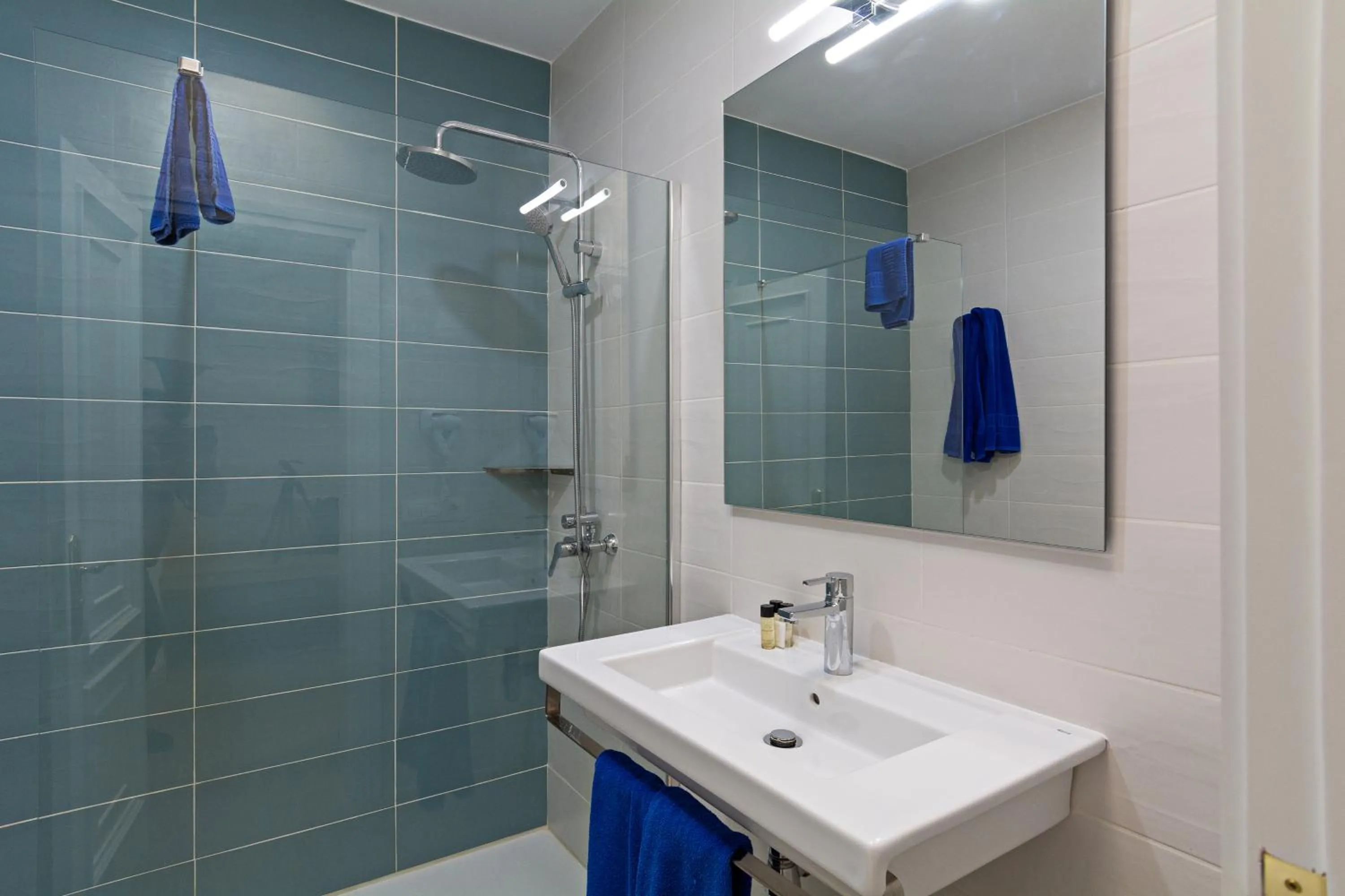 Shower in Apartamentos Panorama Adults Only