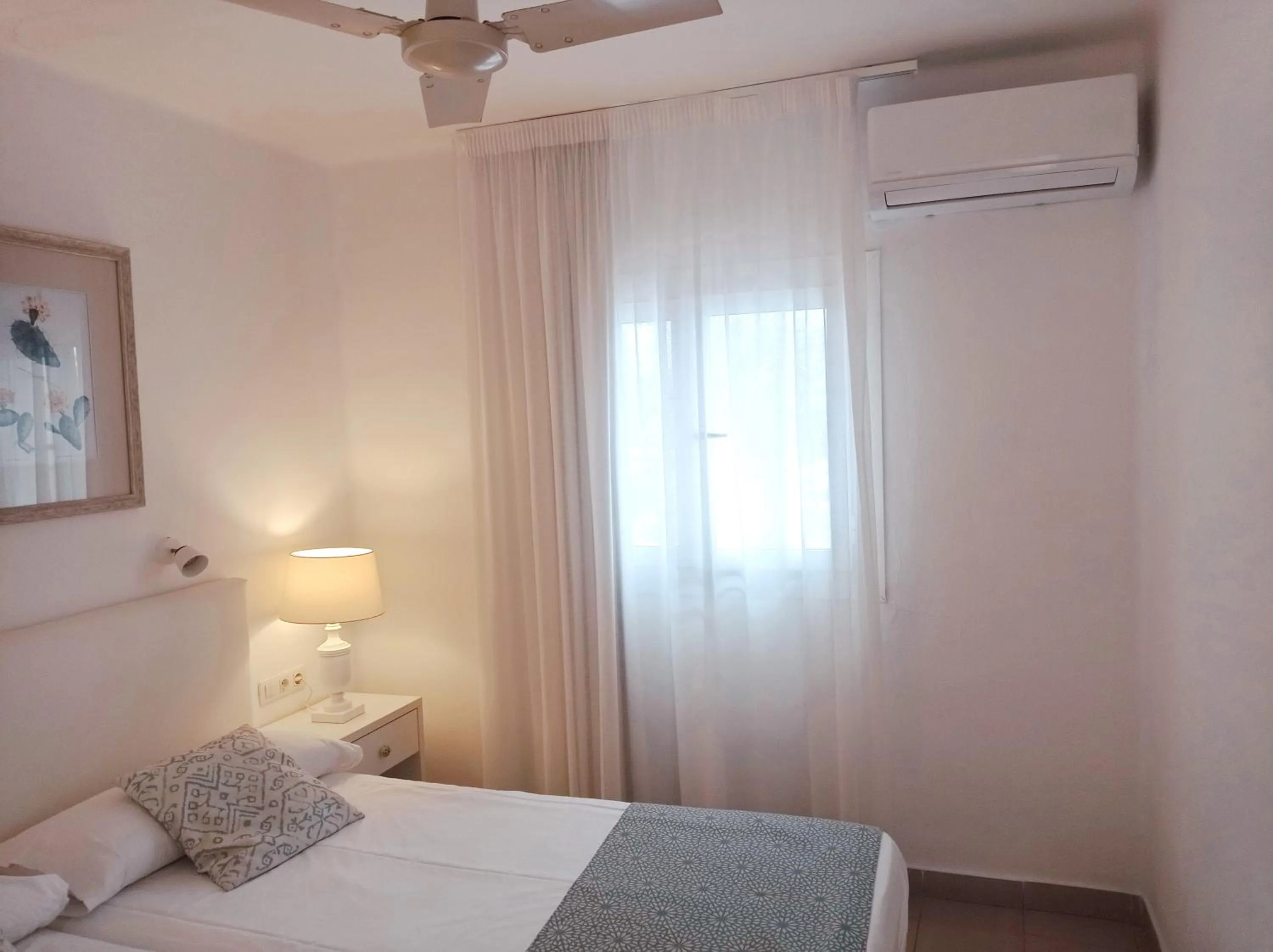 Bedroom, Bed in Apartamentos Parque Tropical en Lanzarote