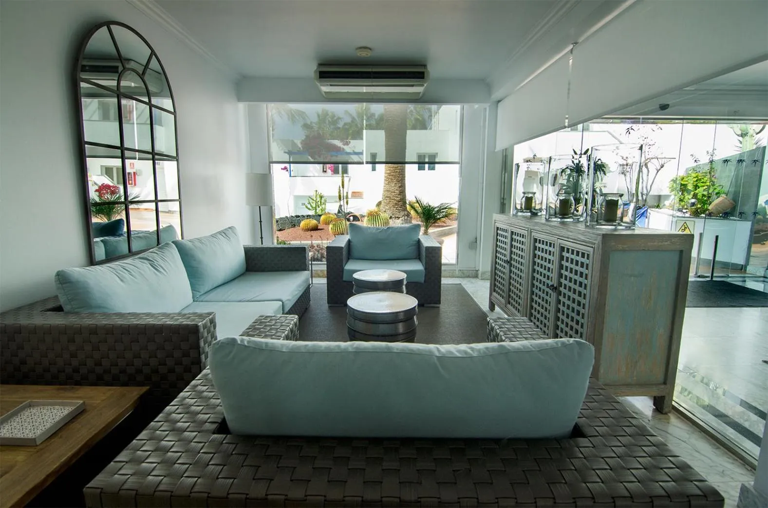 Seating area in Apartamentos Parque Tropical en Lanzarote