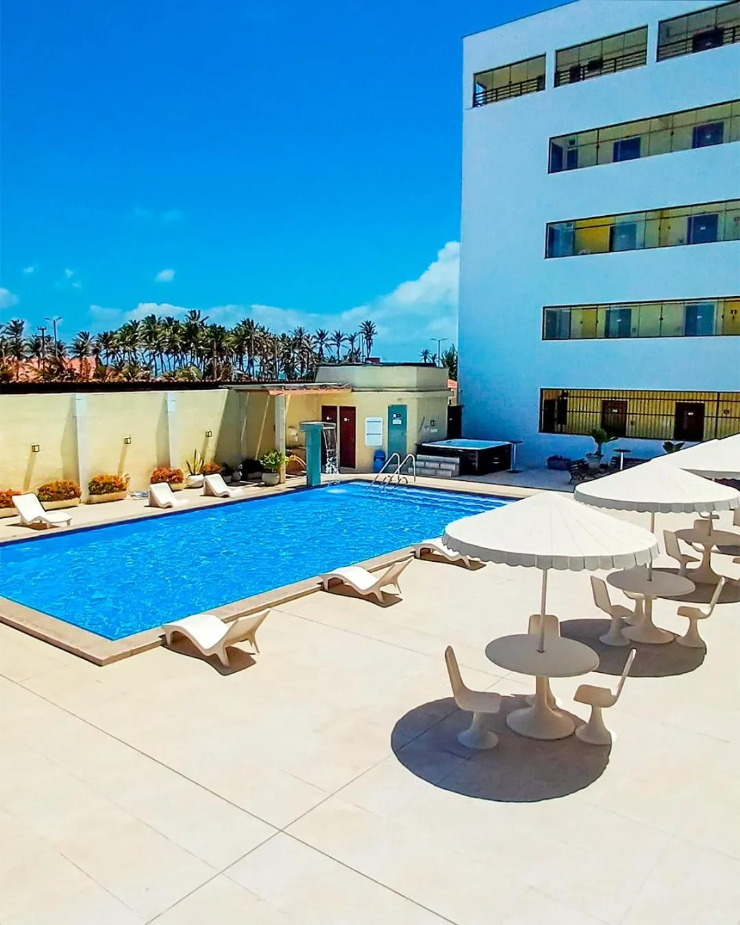 Swimming pool in Golden Beach Hotel