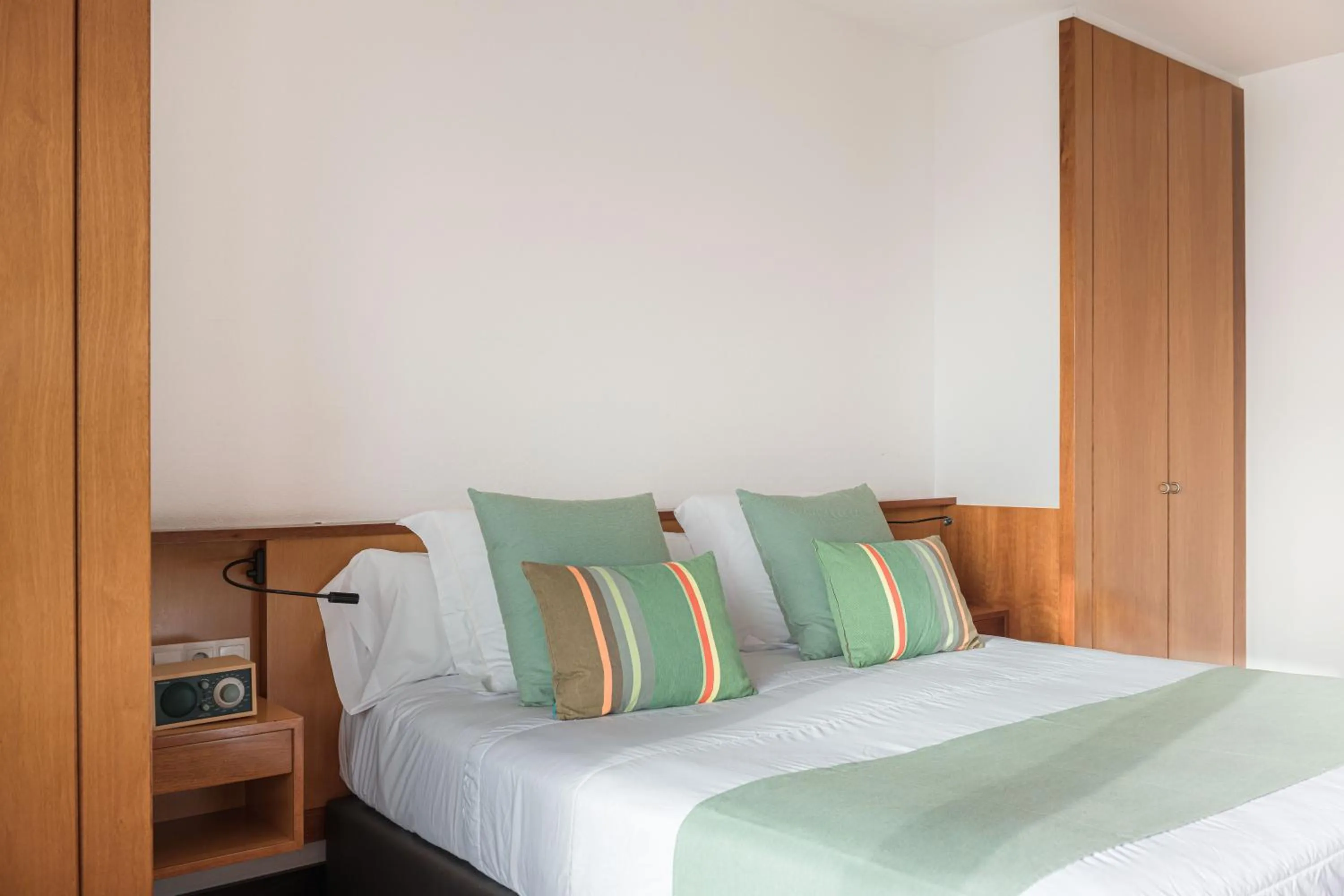 Bed in Almadraba Park Hotel