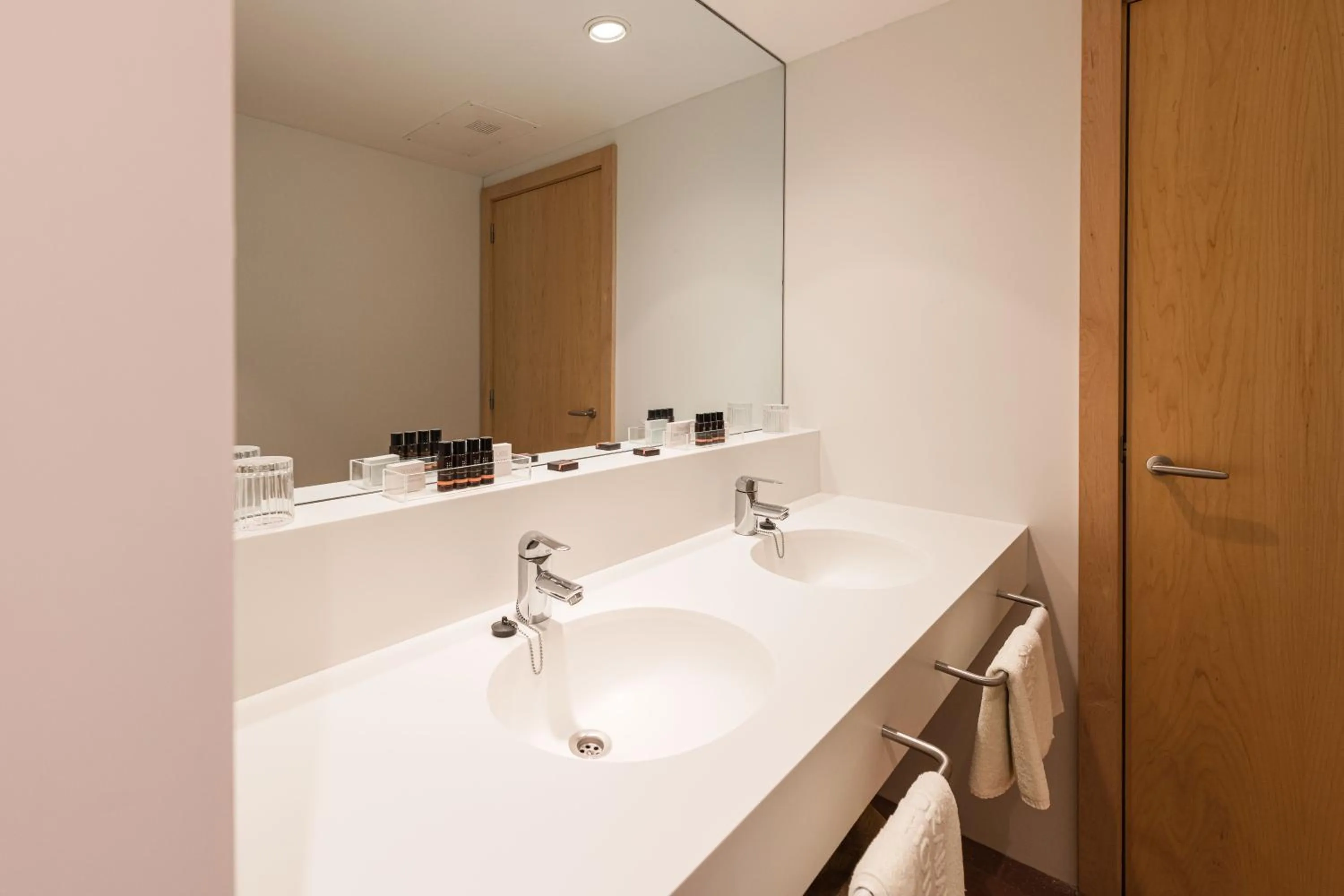 Bathroom in Almadraba Park Hotel