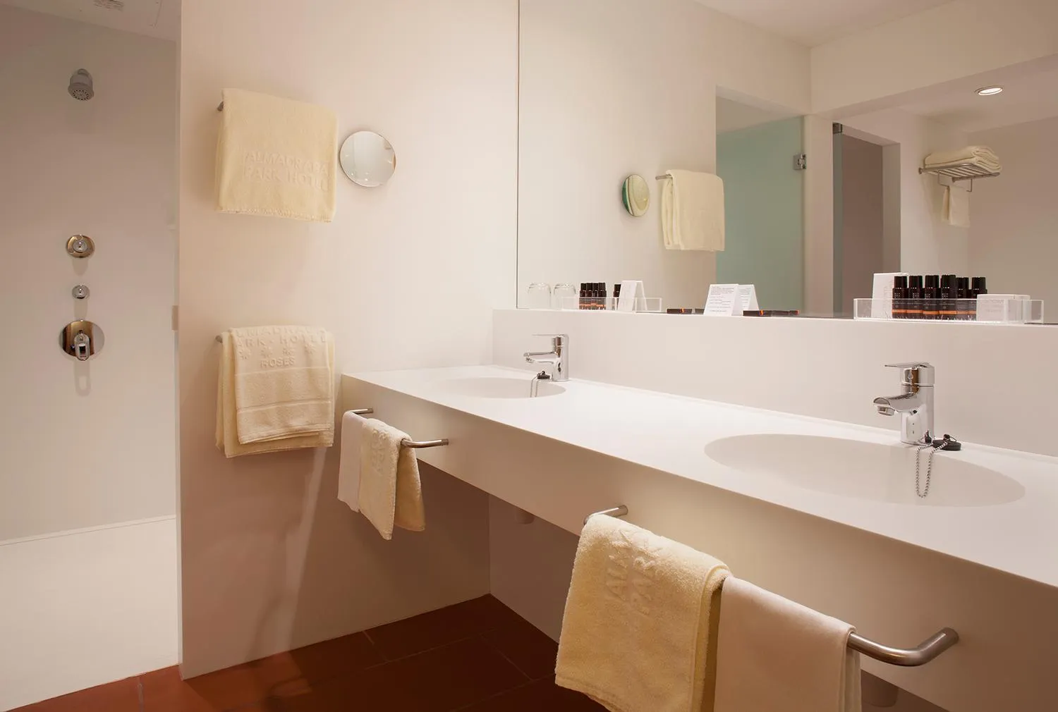 Bathroom in Almadraba Park Hotel