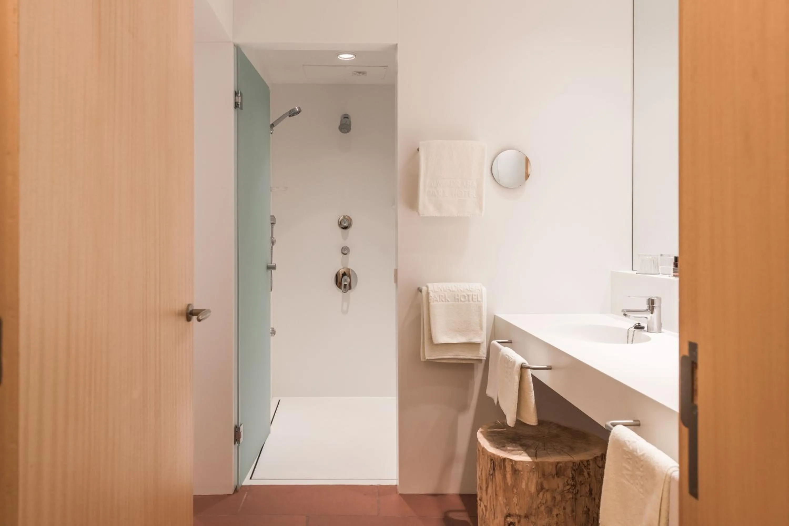 Bathroom in Almadraba Park Hotel