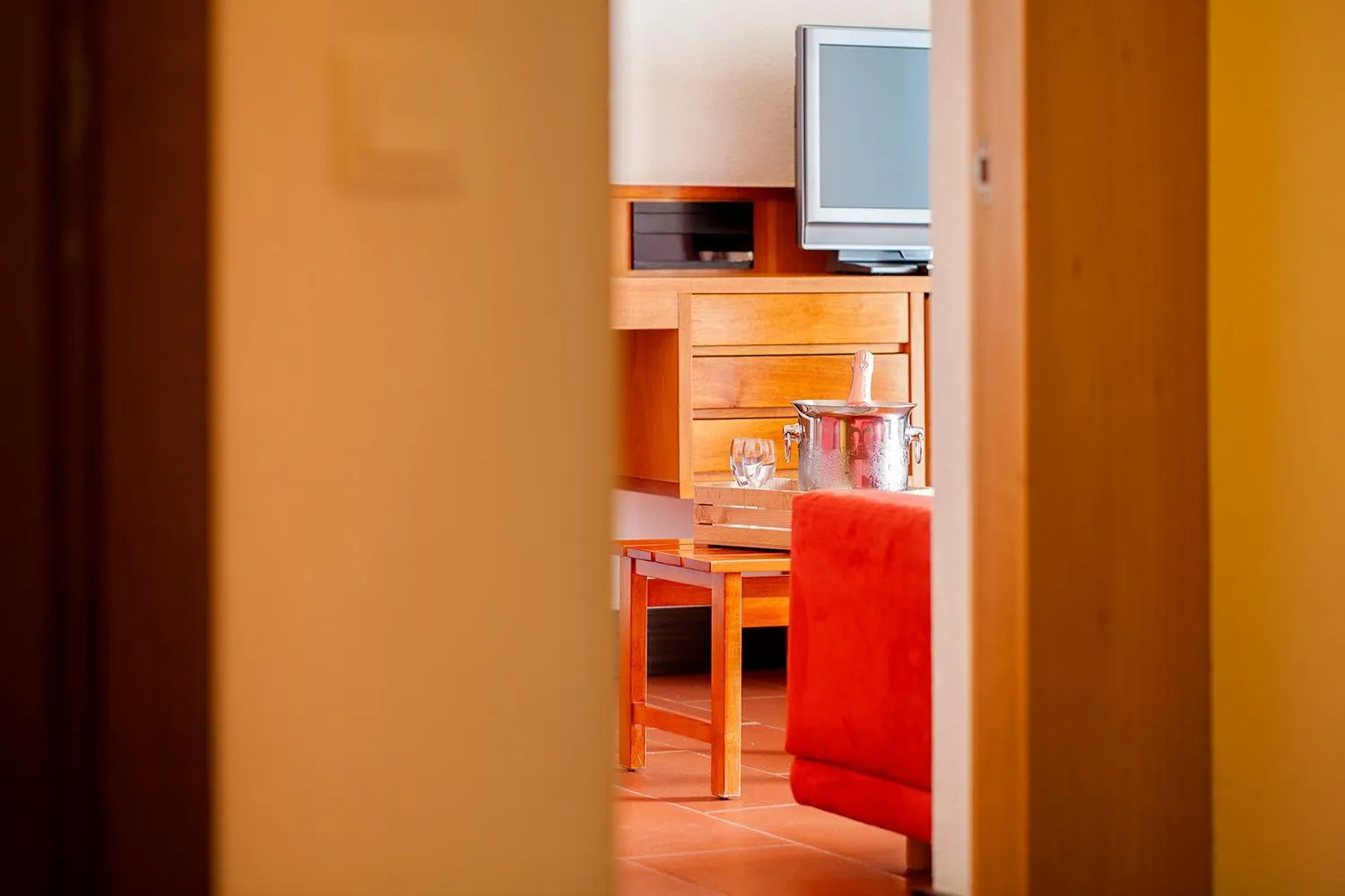 TV and multimedia in Almadraba Park Hotel