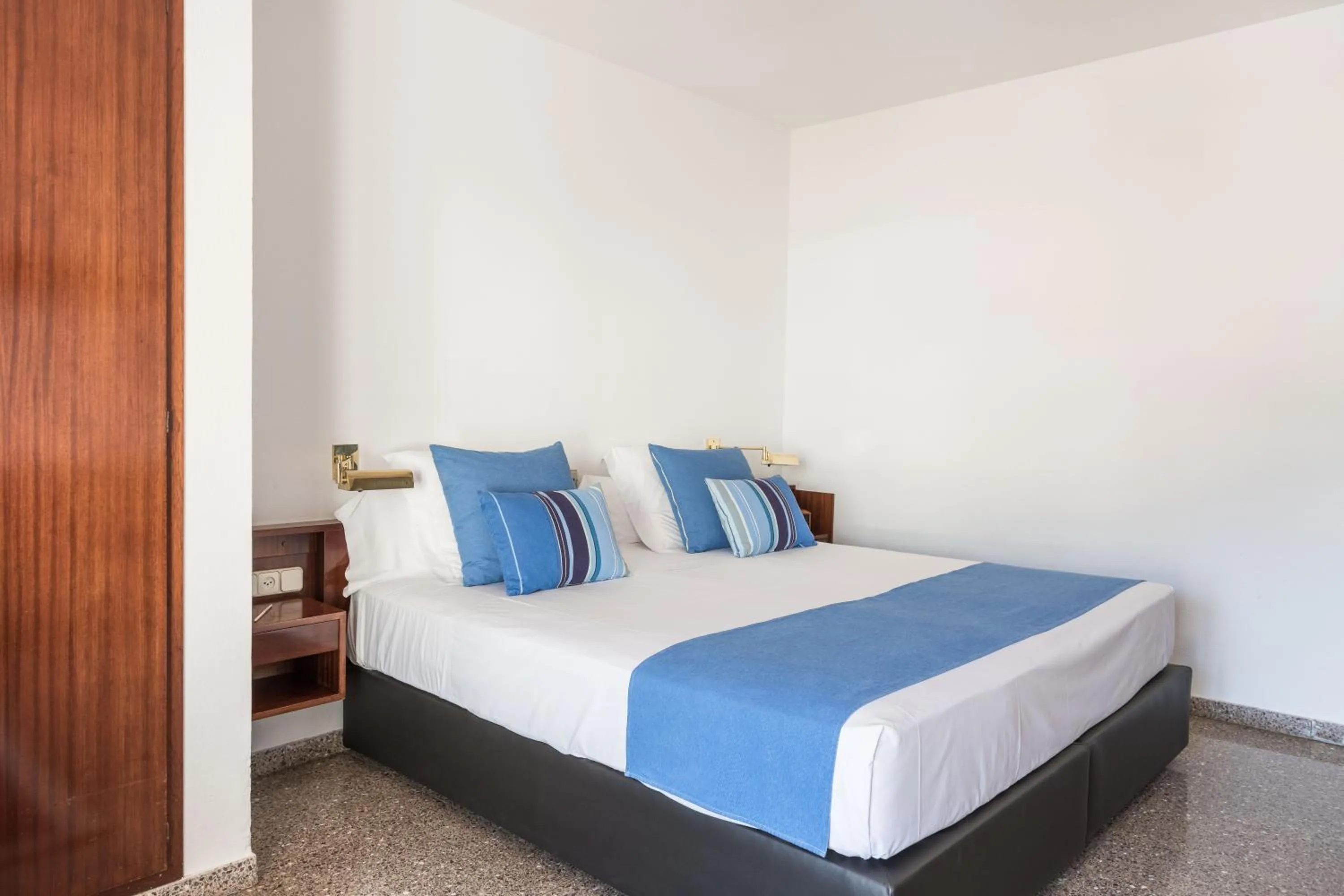 Bedroom, Bed in Almadraba Park Hotel