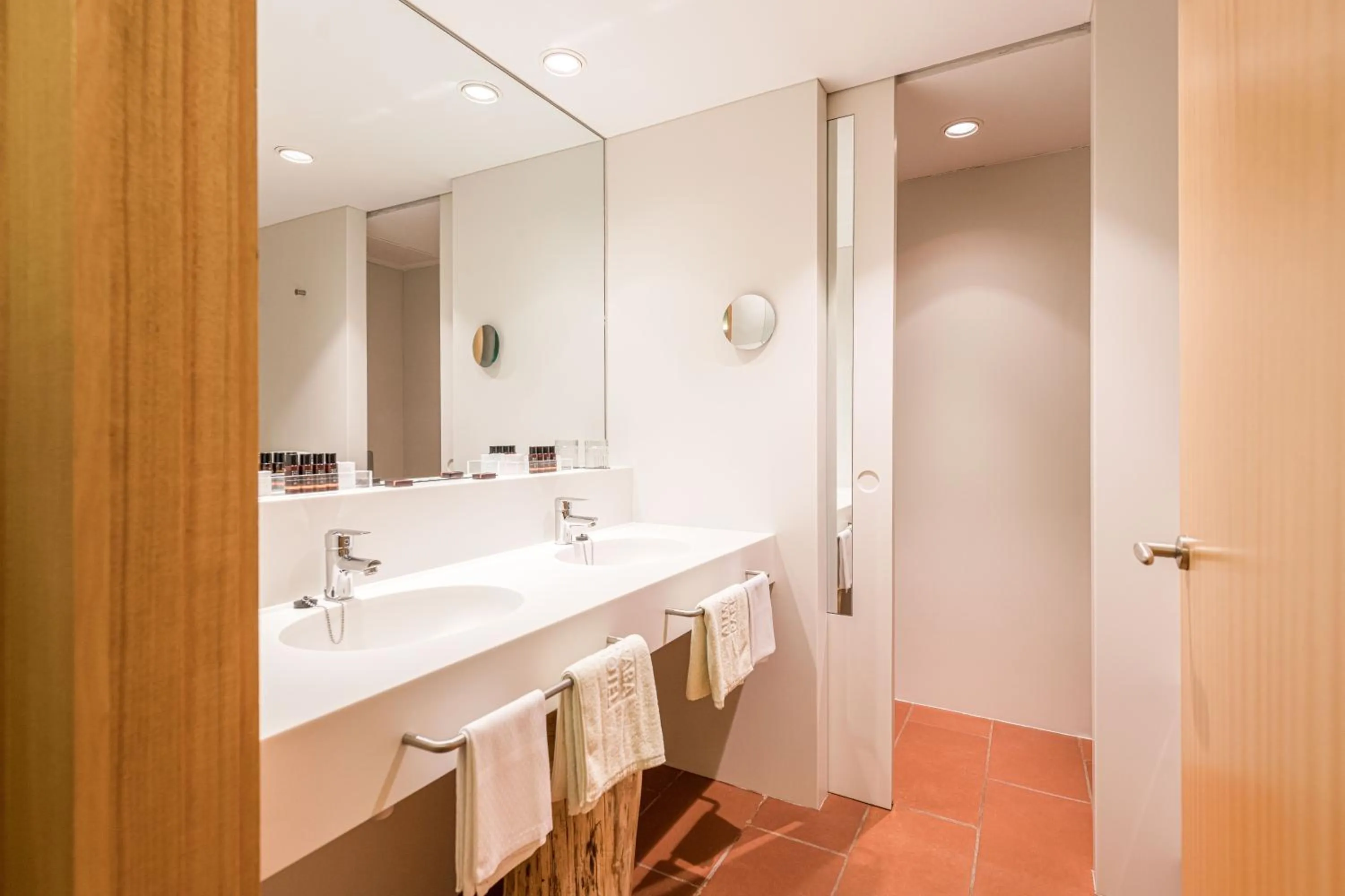 Bathroom in Almadraba Park Hotel