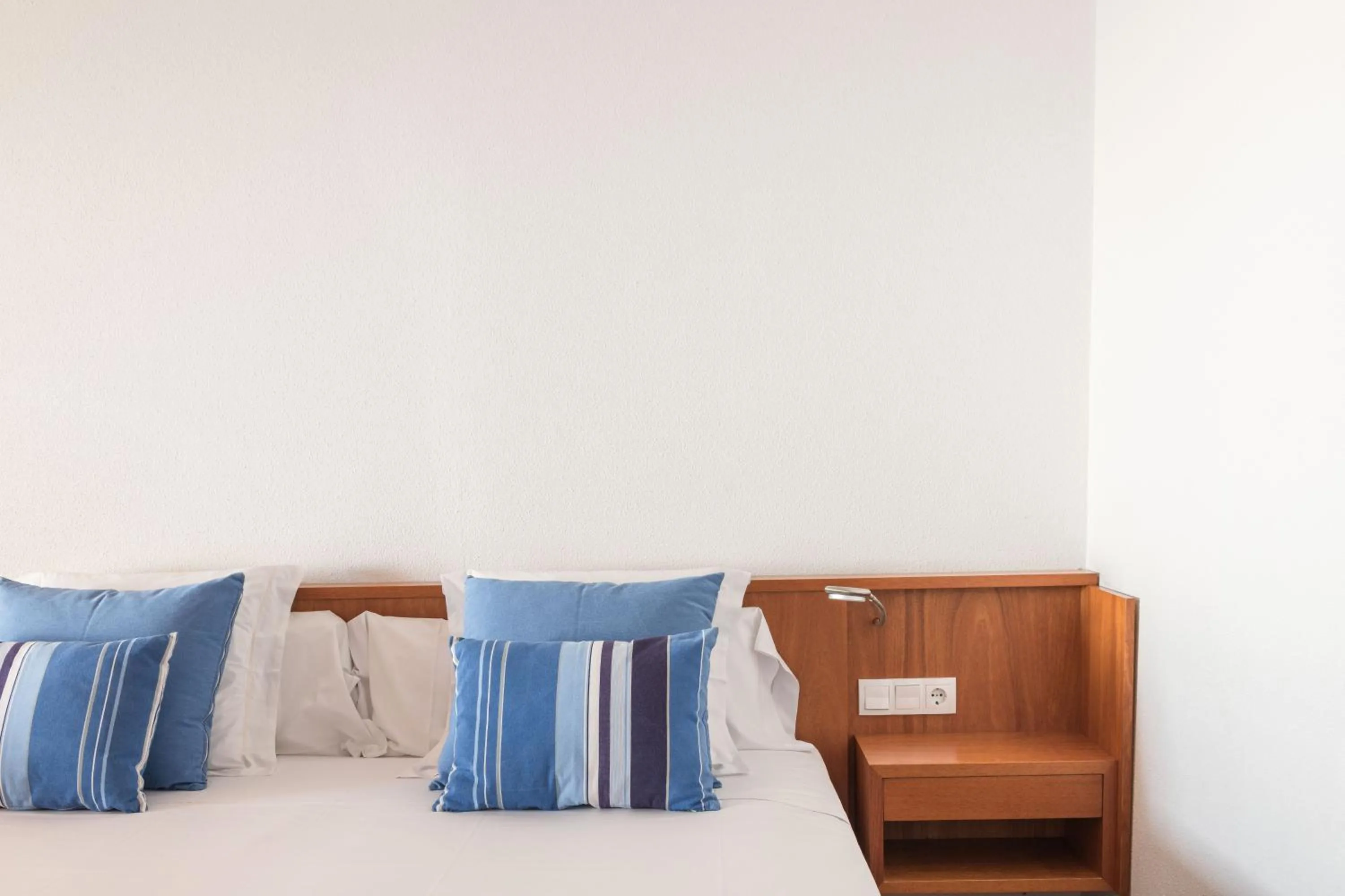 Bedroom, Bed in Almadraba Park Hotel